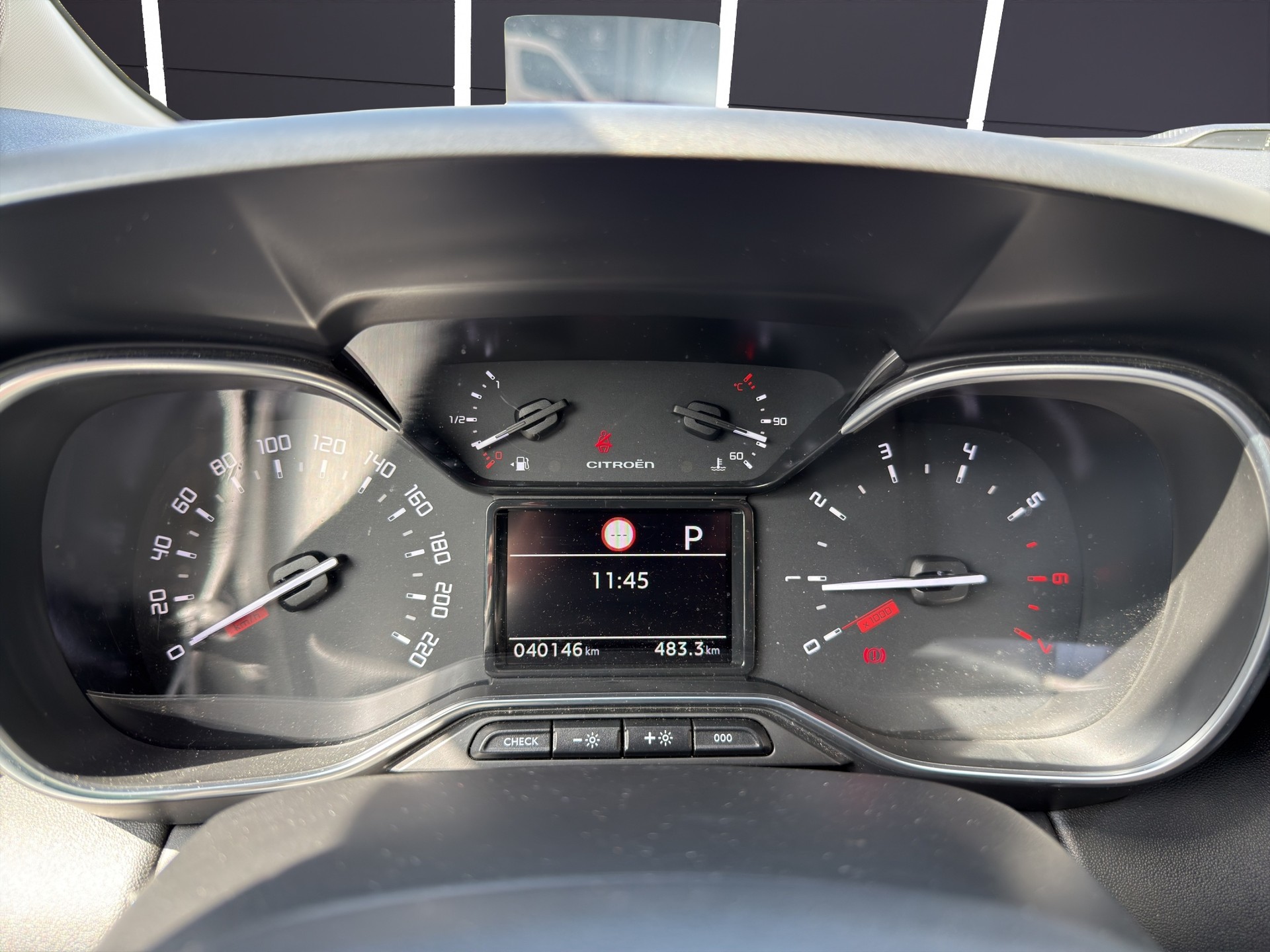 CITROEN C3 Aircross 1.2i Shine-image-8