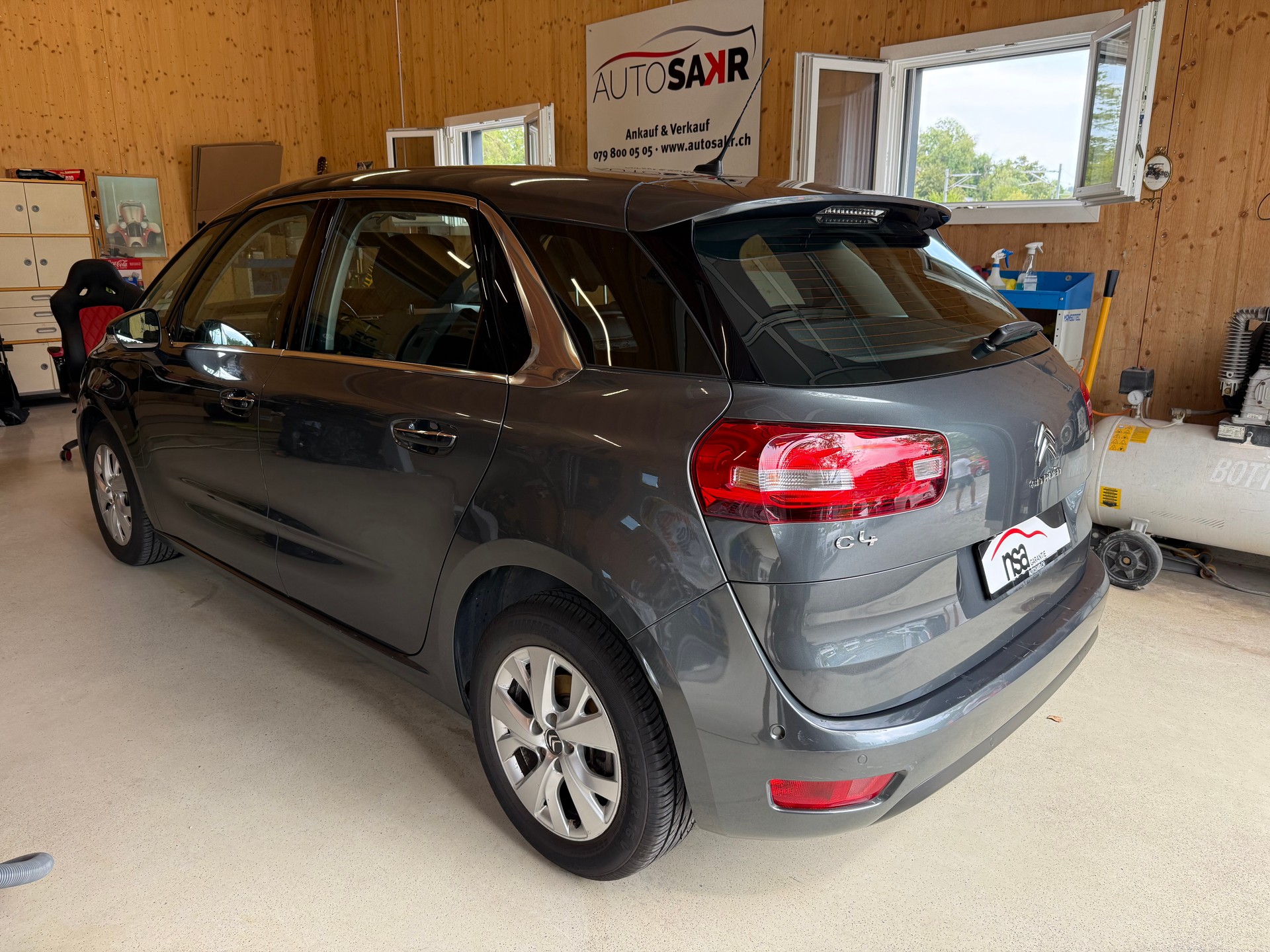 CITROEN C4 Picasso 1.6 e-HDi Intensive ETG6-image-5