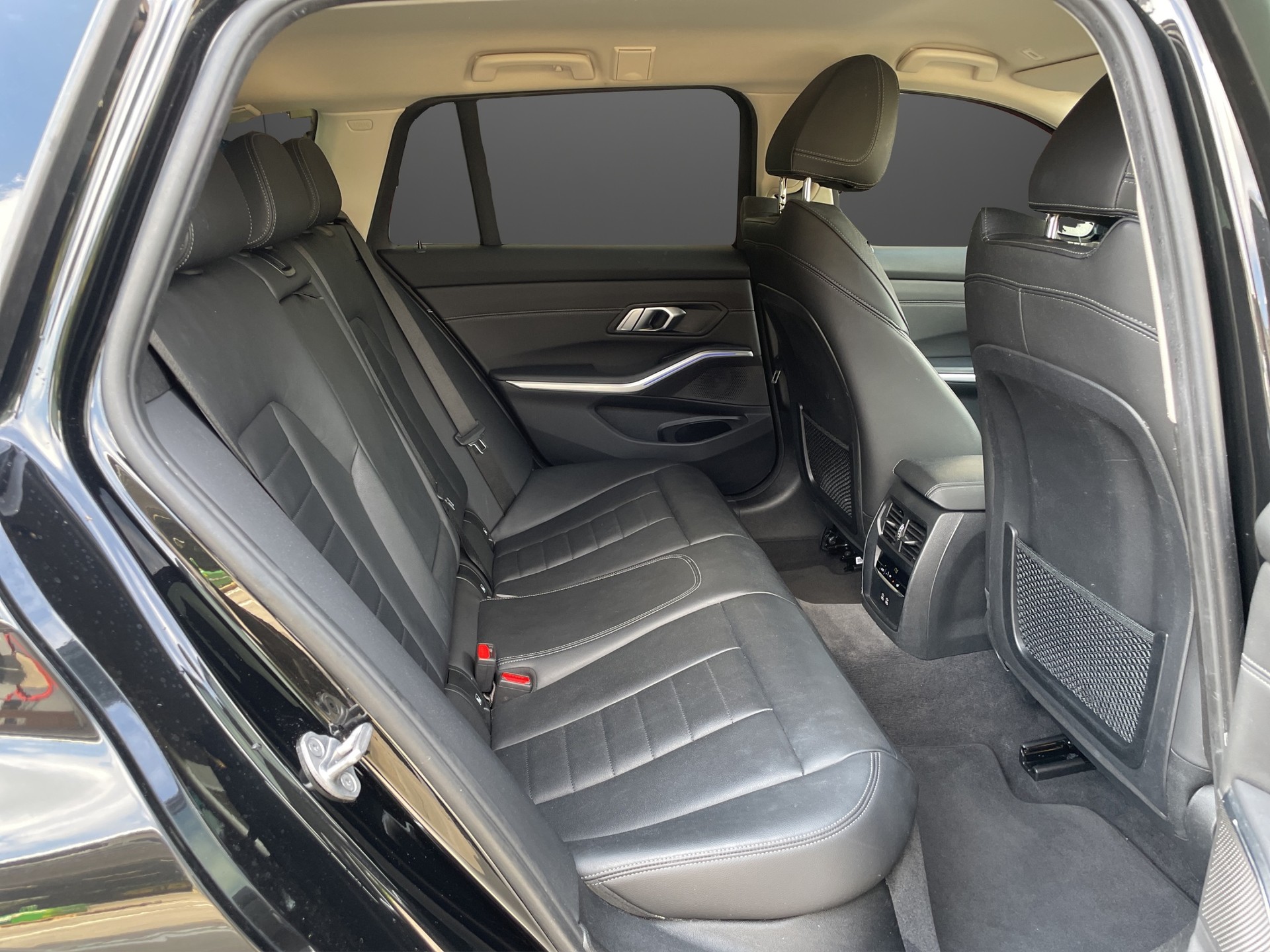 BMW 320d xDrive 48V Touring Sport Line Steptronic-image-8