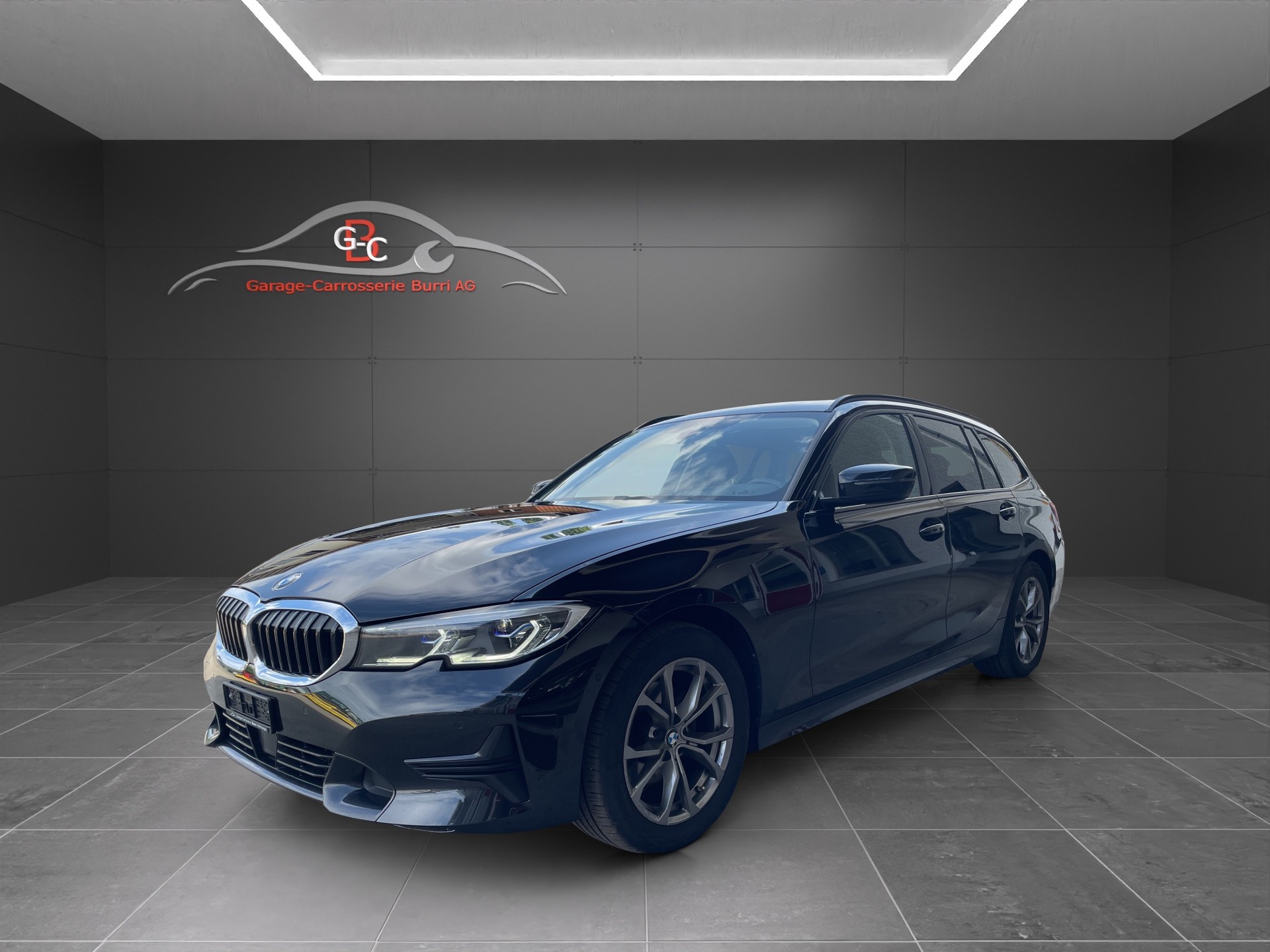 BMW 320d xDrive 48V Touring Sport Line Steptronic-image-0