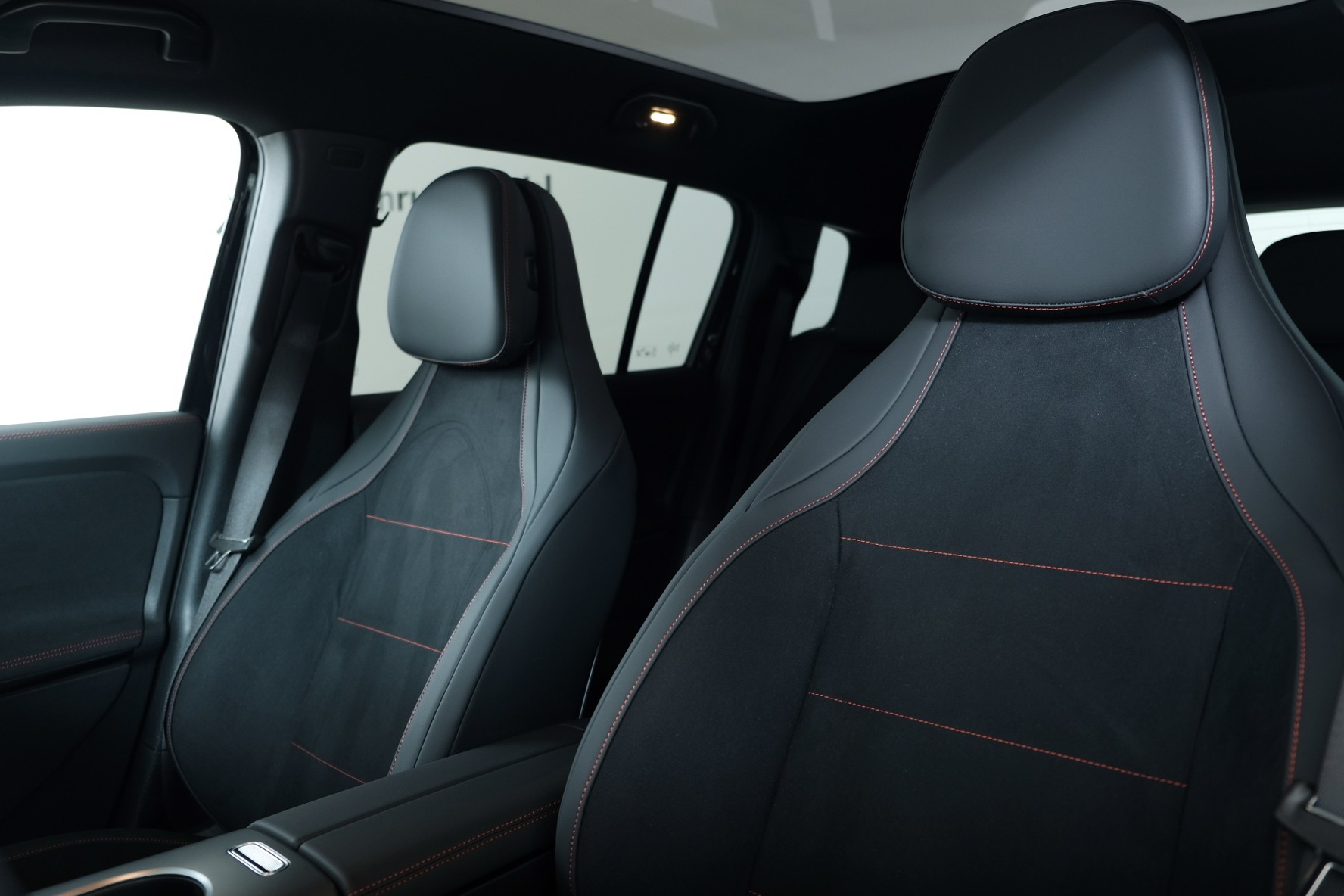 MERCEDES-BENZ GLB 220 4Matic 8G-Tronic-image-10