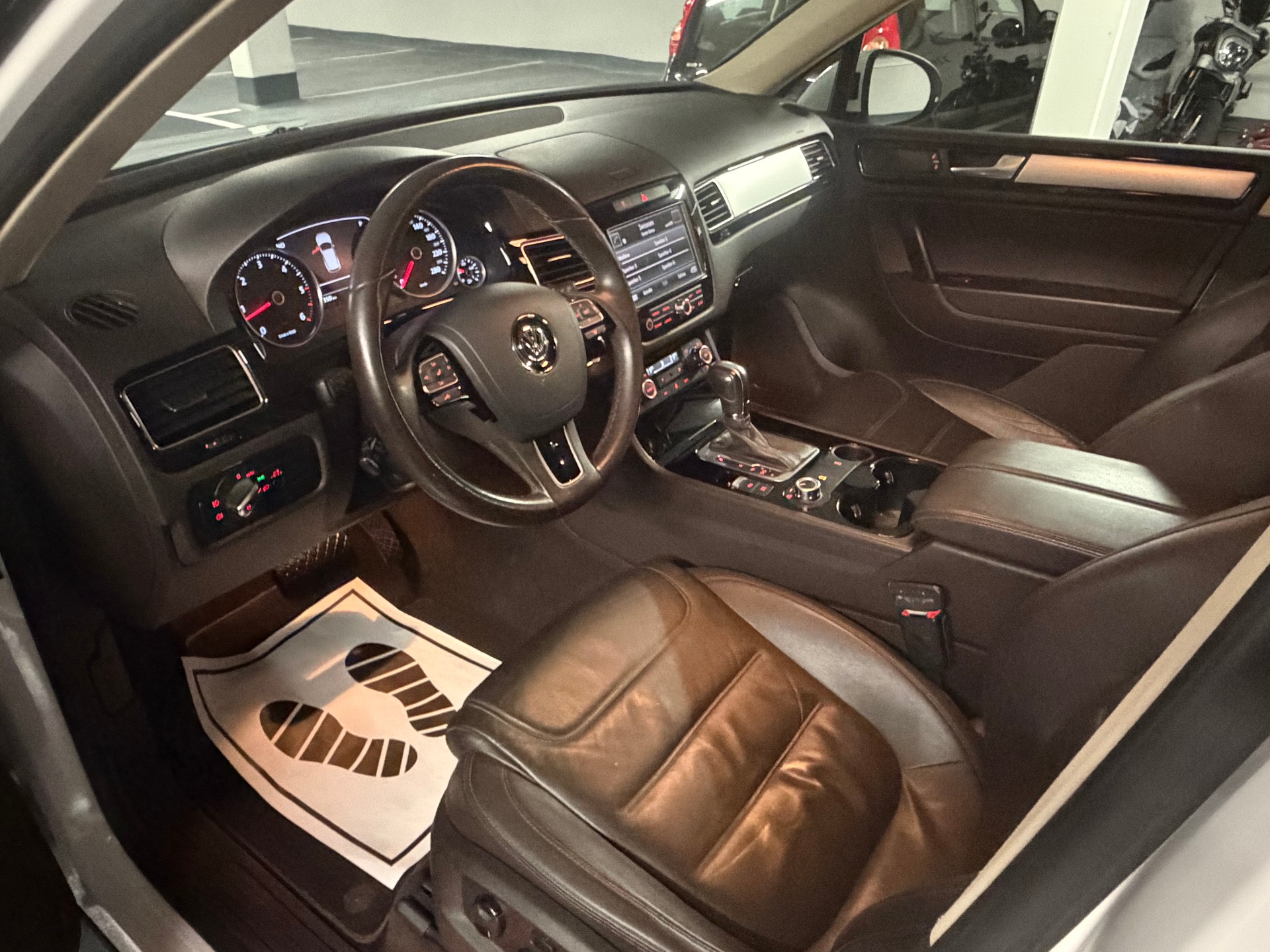 VW Touareg 3.0 TDI BlueMotion Technology Tiptronic-image-4