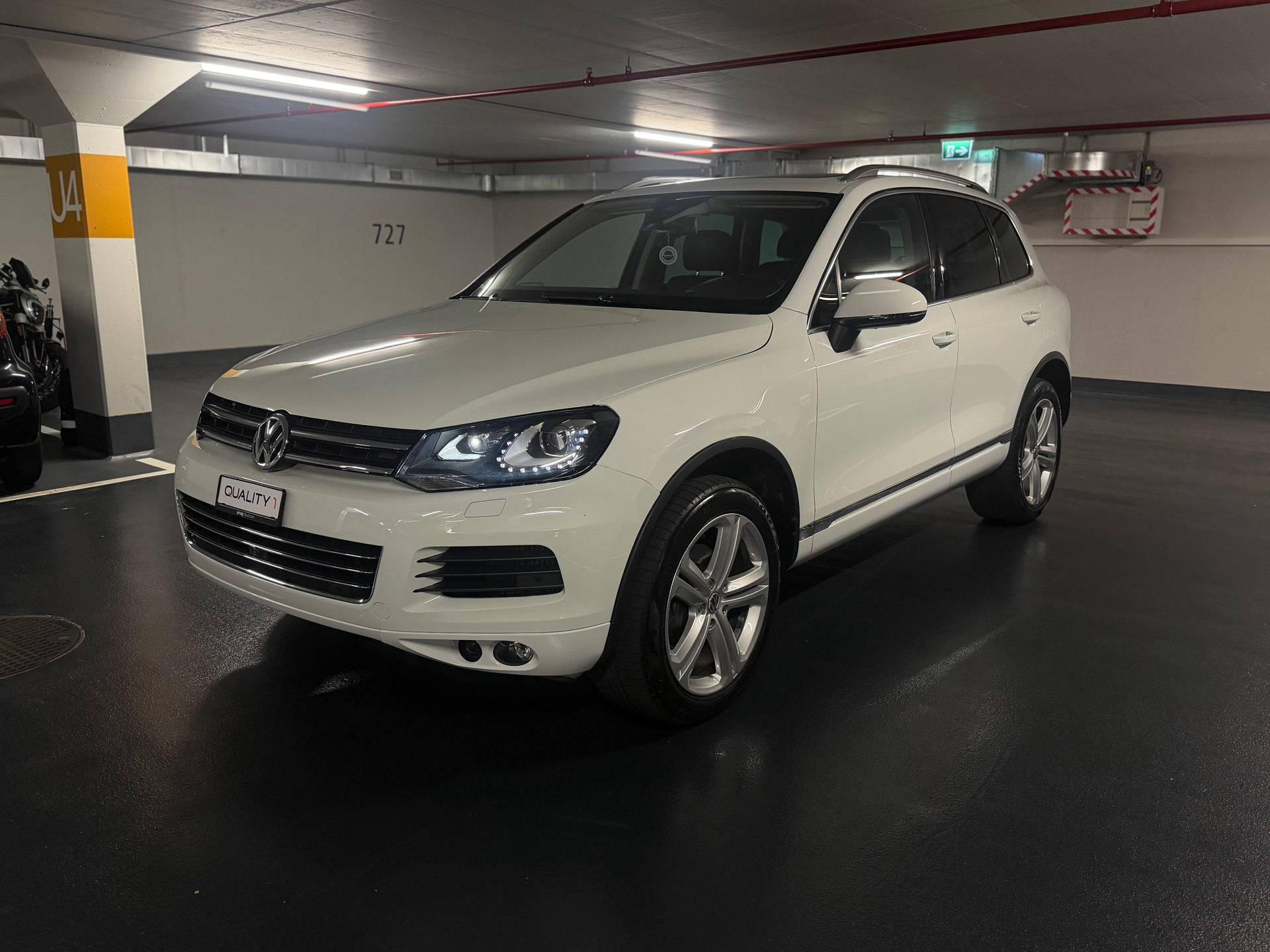 VW Touareg 3.0 TDI BlueMotion Technology Tiptronic-image-0