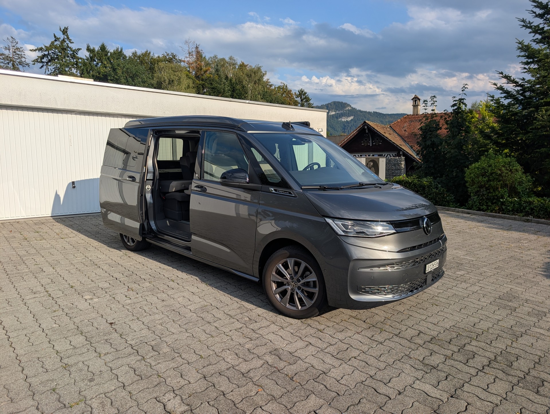 VW 2.0 TDI Beach Tour Liberty new California T7-image-1