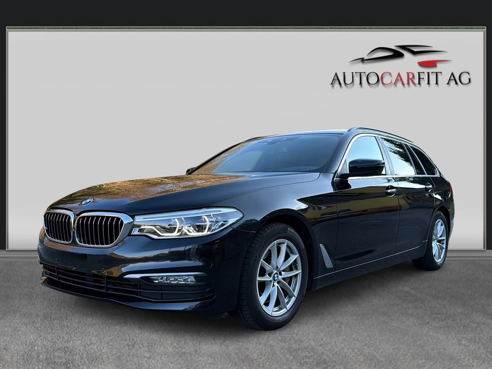 BMW 530d xDrive Touring Steptronic-image-0