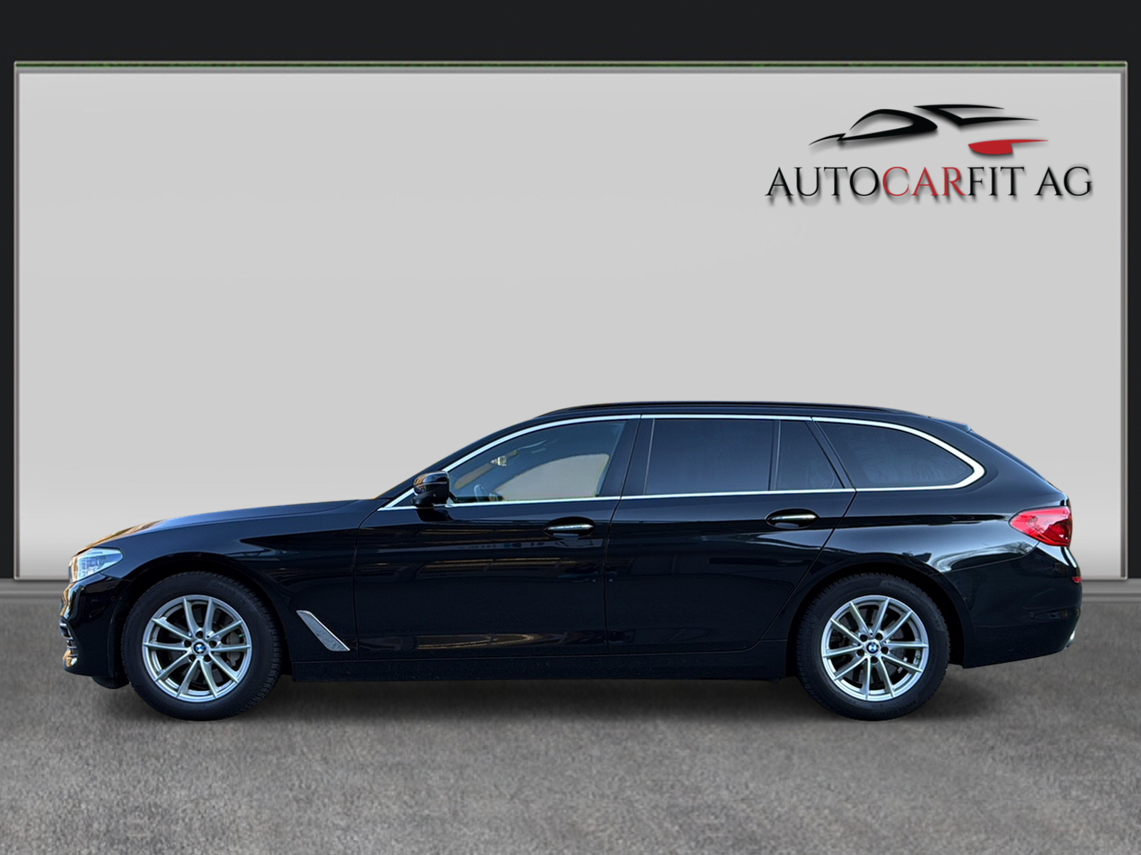 BMW 530d xDrive Touring Steptronic-image-2