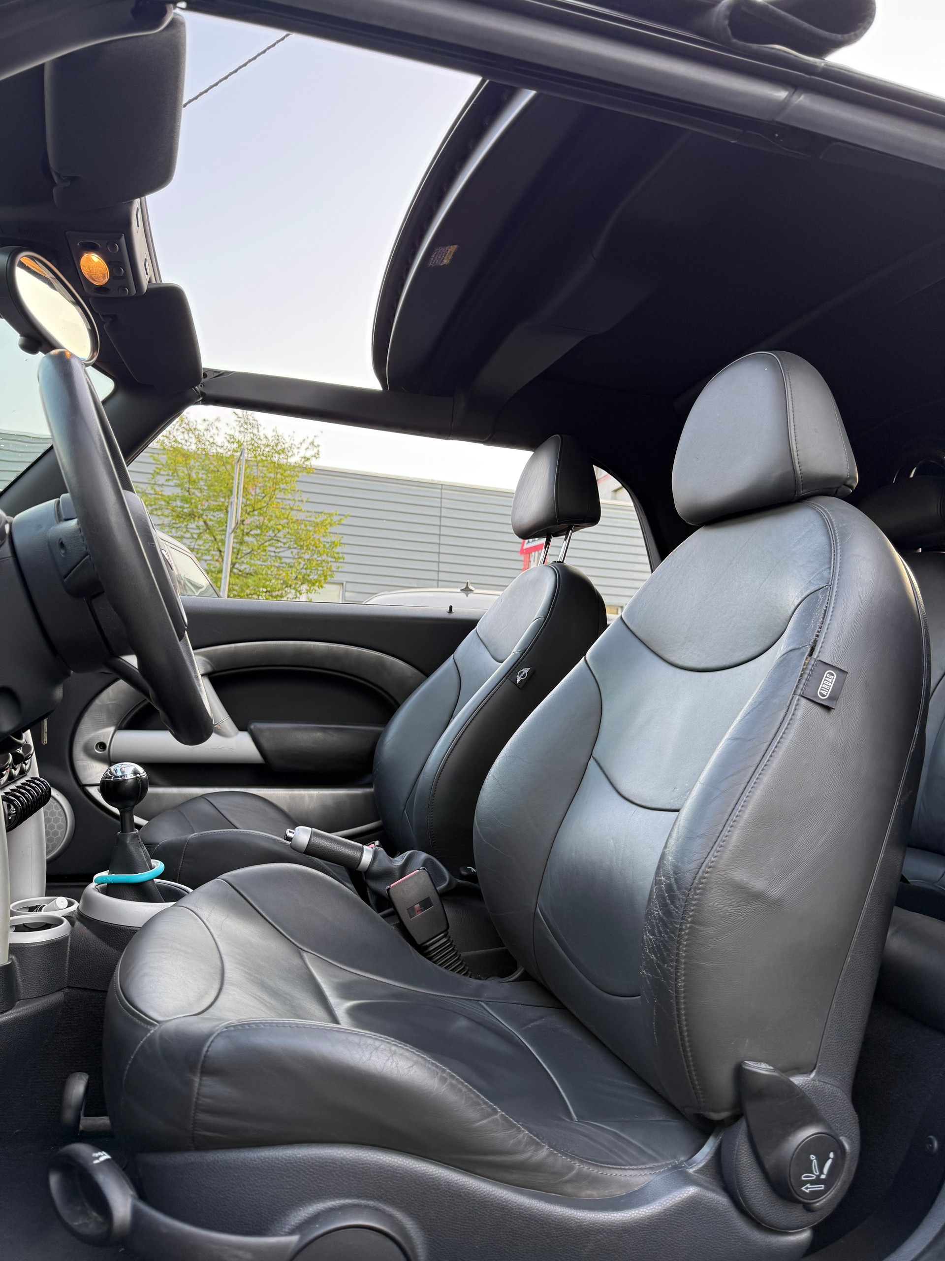 MINI Cooper S Cabriolet-image-11