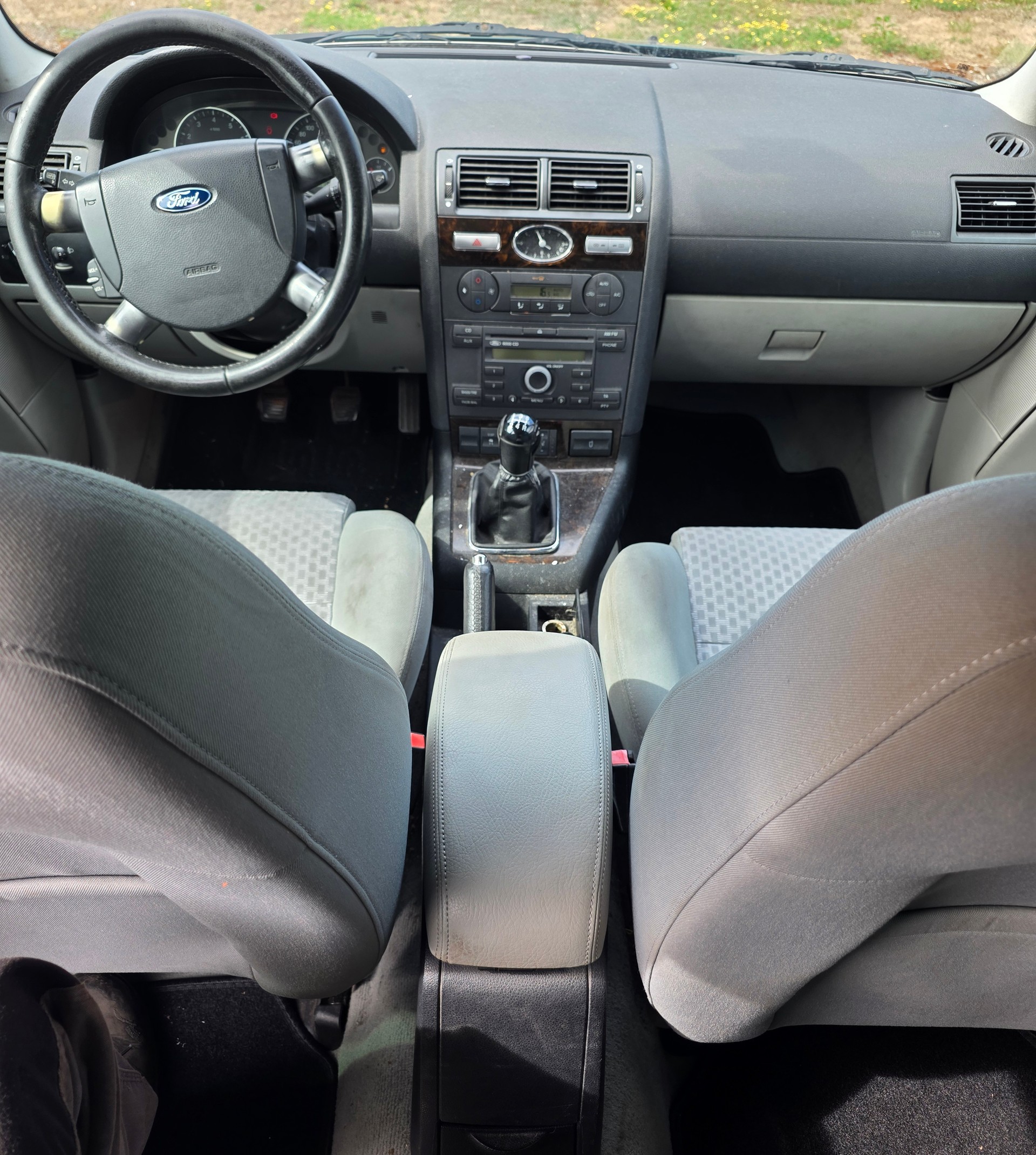 FORD Mondeo 2.0i 16V Ghia-image-12