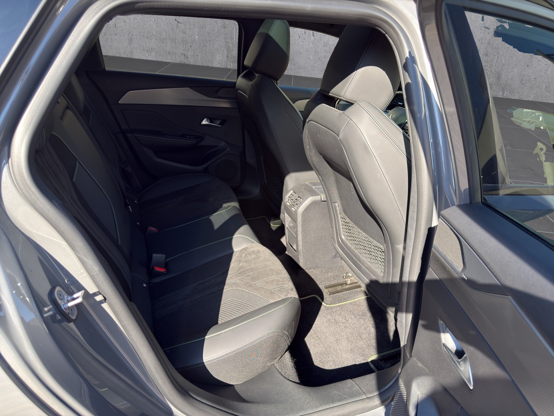 PEUGEOT 308 SW 1.2 PureTech GT-image-17