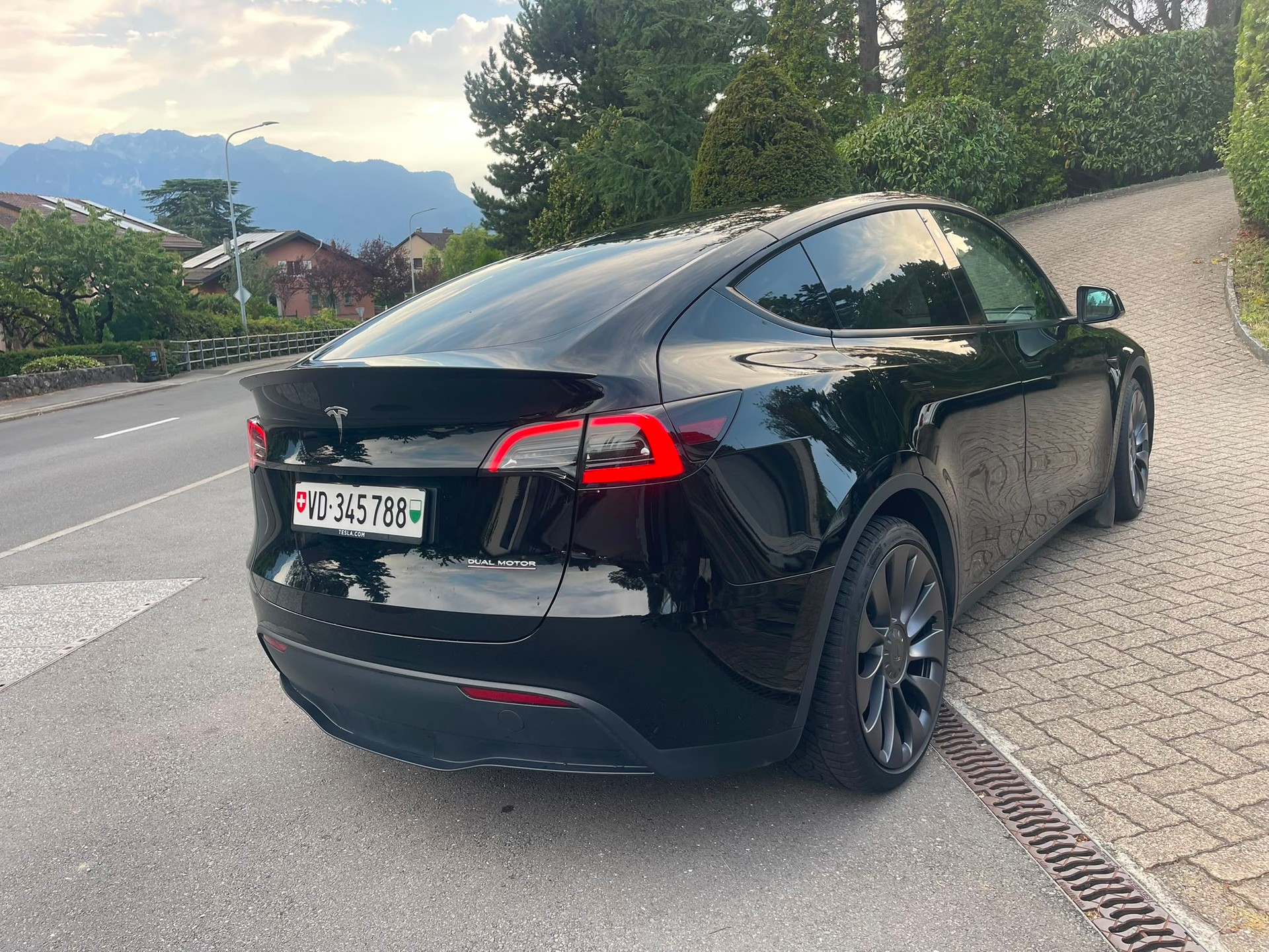 TESLA Model Y Performance-image-2