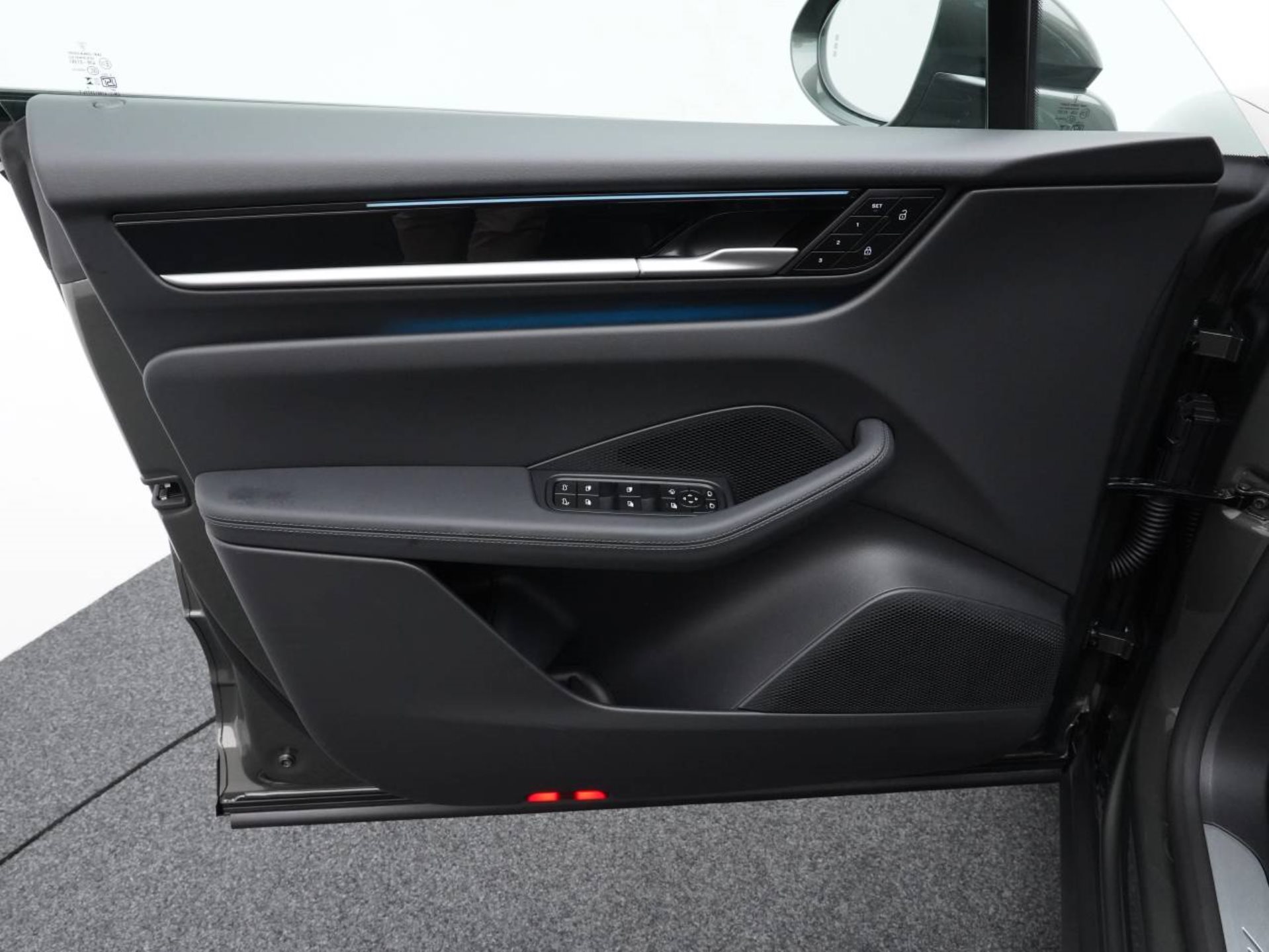 PORSCHE Macan 4-image-20