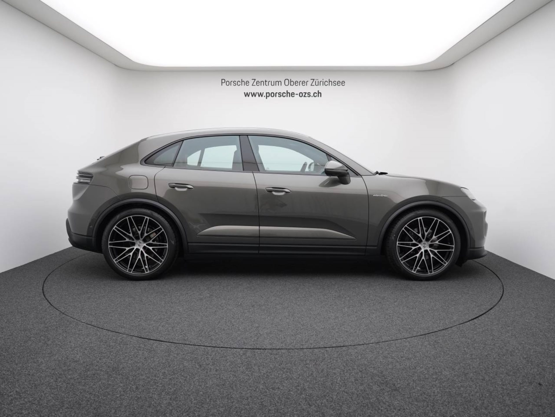 PORSCHE Macan 4-image-7