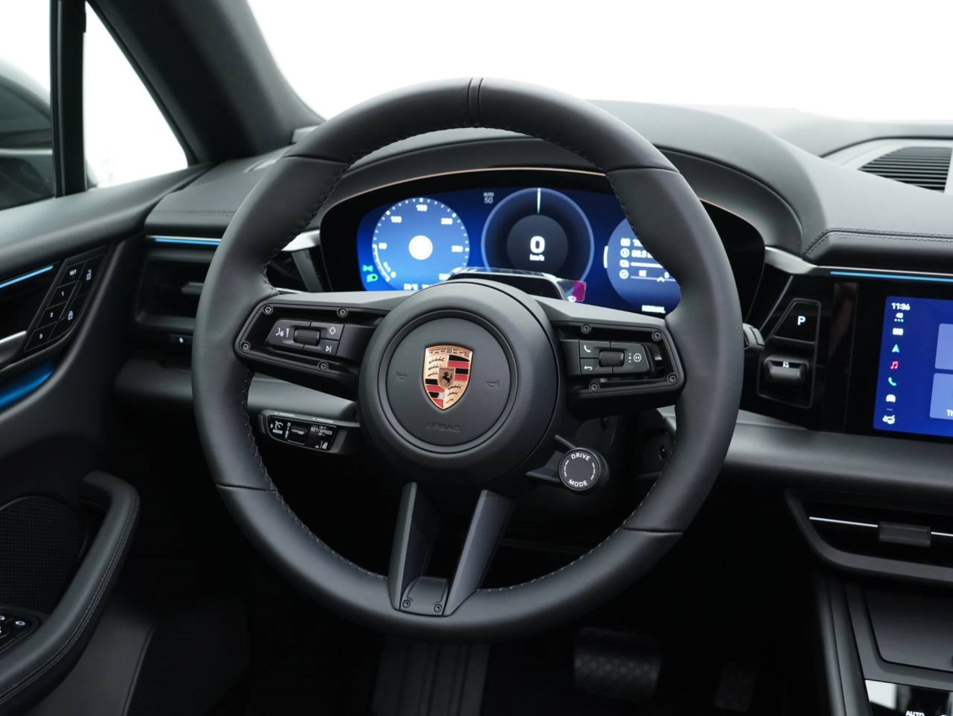 PORSCHE Macan 4-image-15