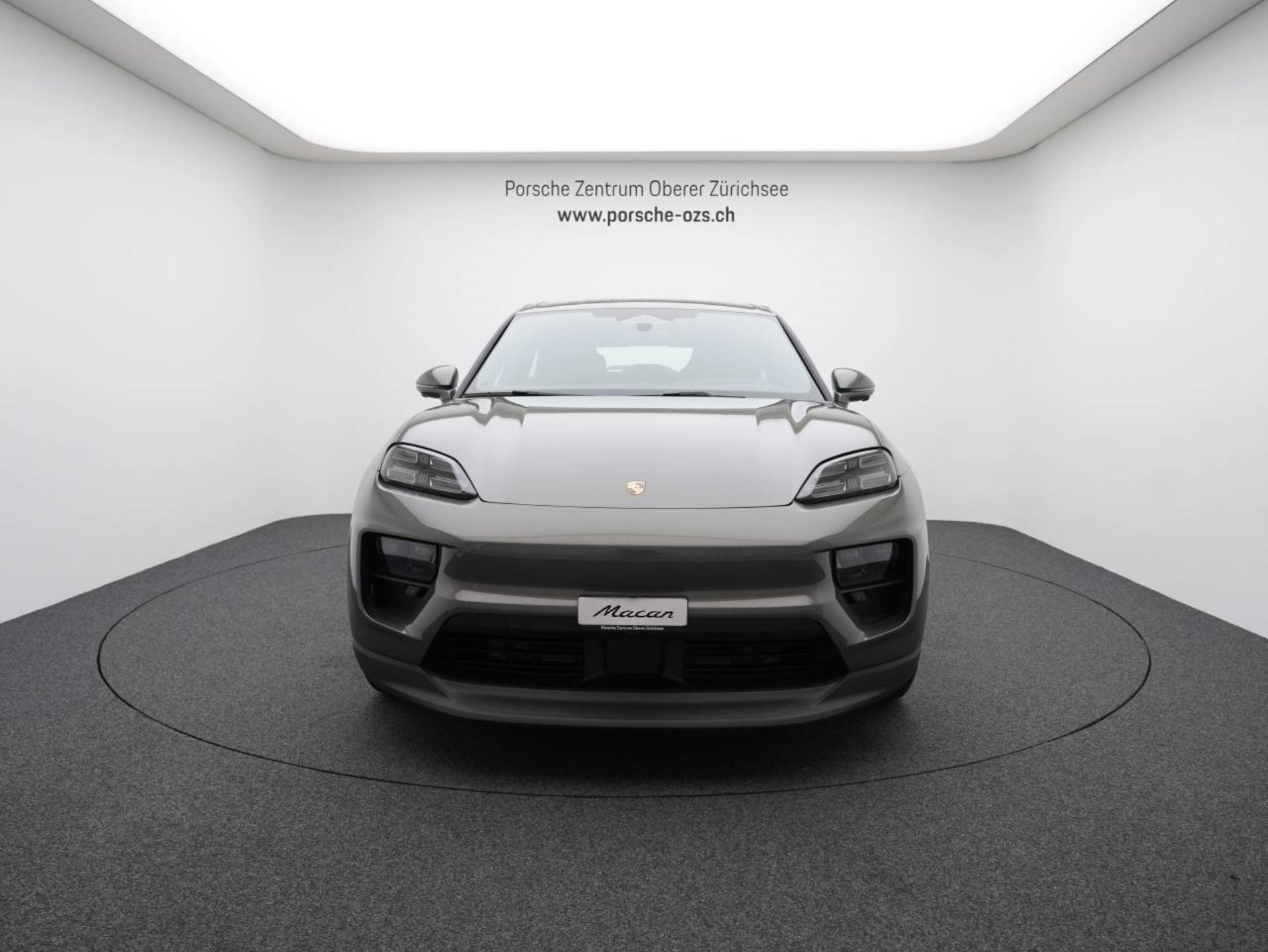 PORSCHE Macan 4-image-9