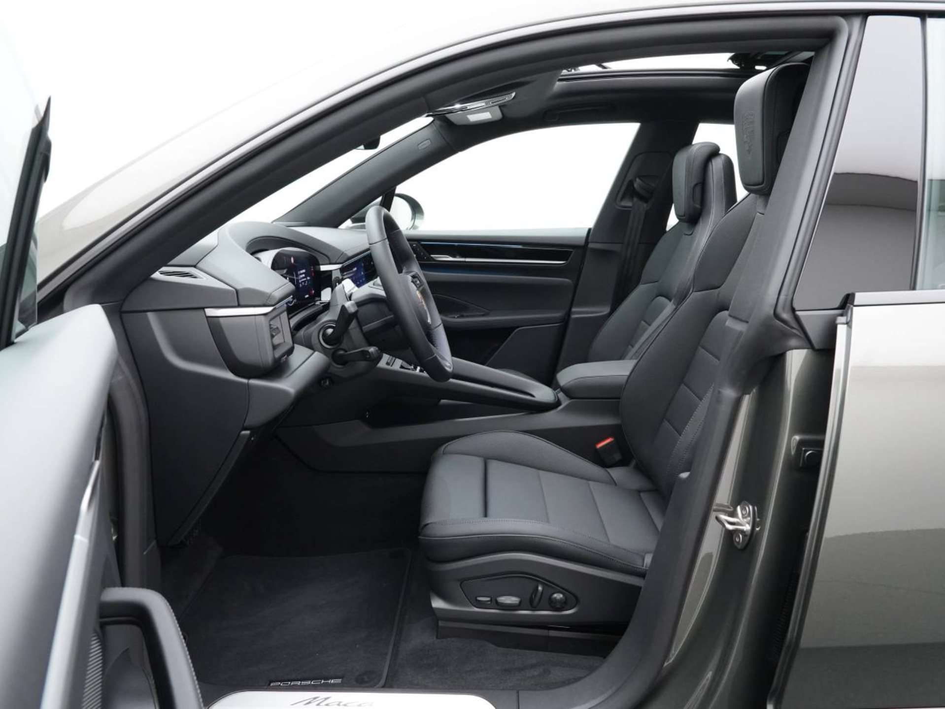 PORSCHE Macan 4-image-4