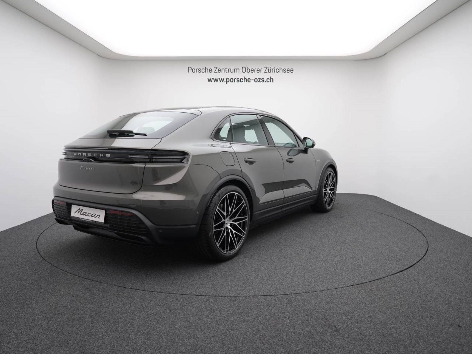 PORSCHE Macan 4-image-6