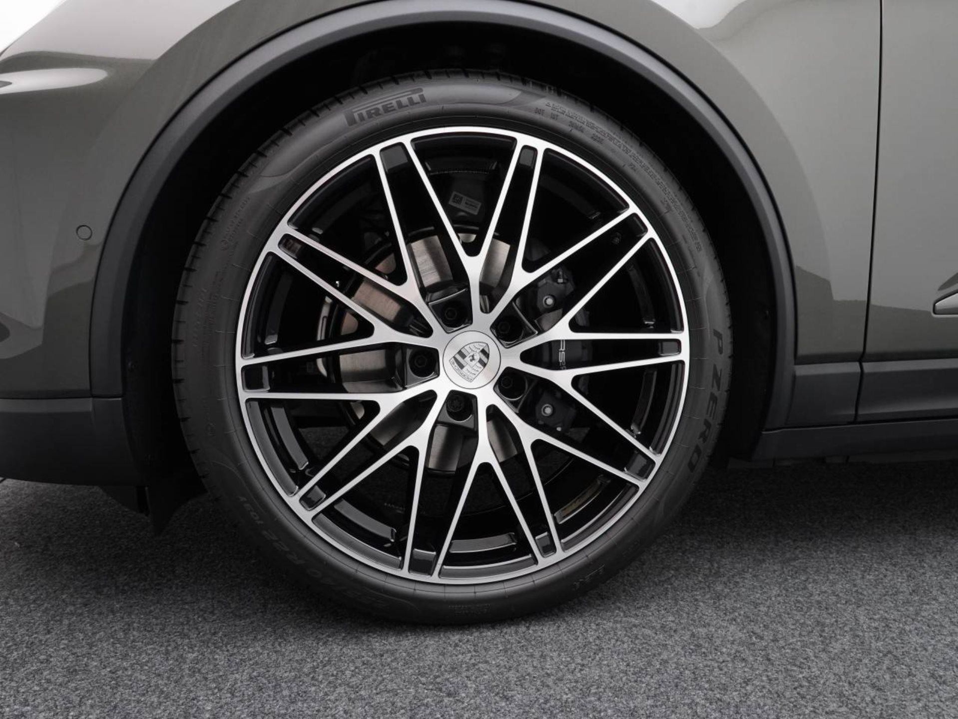 PORSCHE Macan 4-image-10