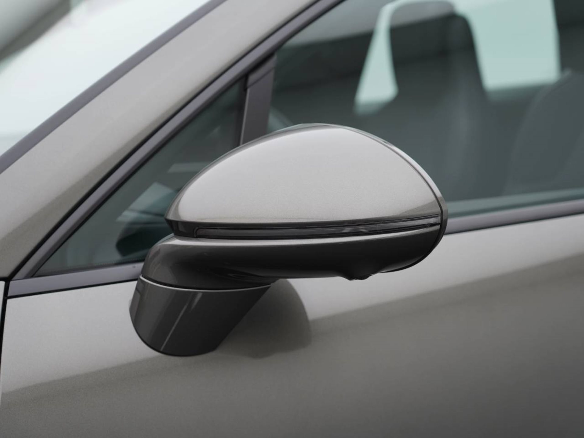 PORSCHE Macan 4-image-13