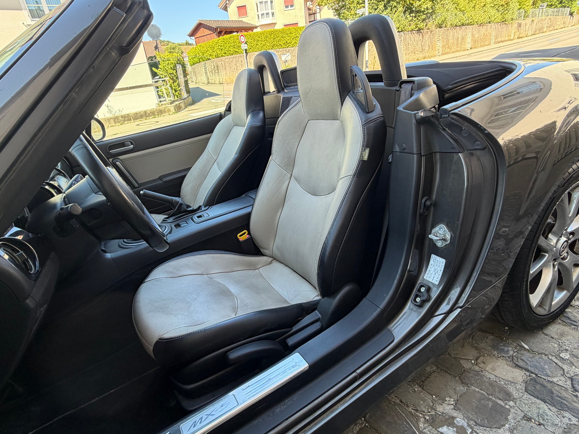 MAZDA MX-5 1.8i 16V Confort-image-8