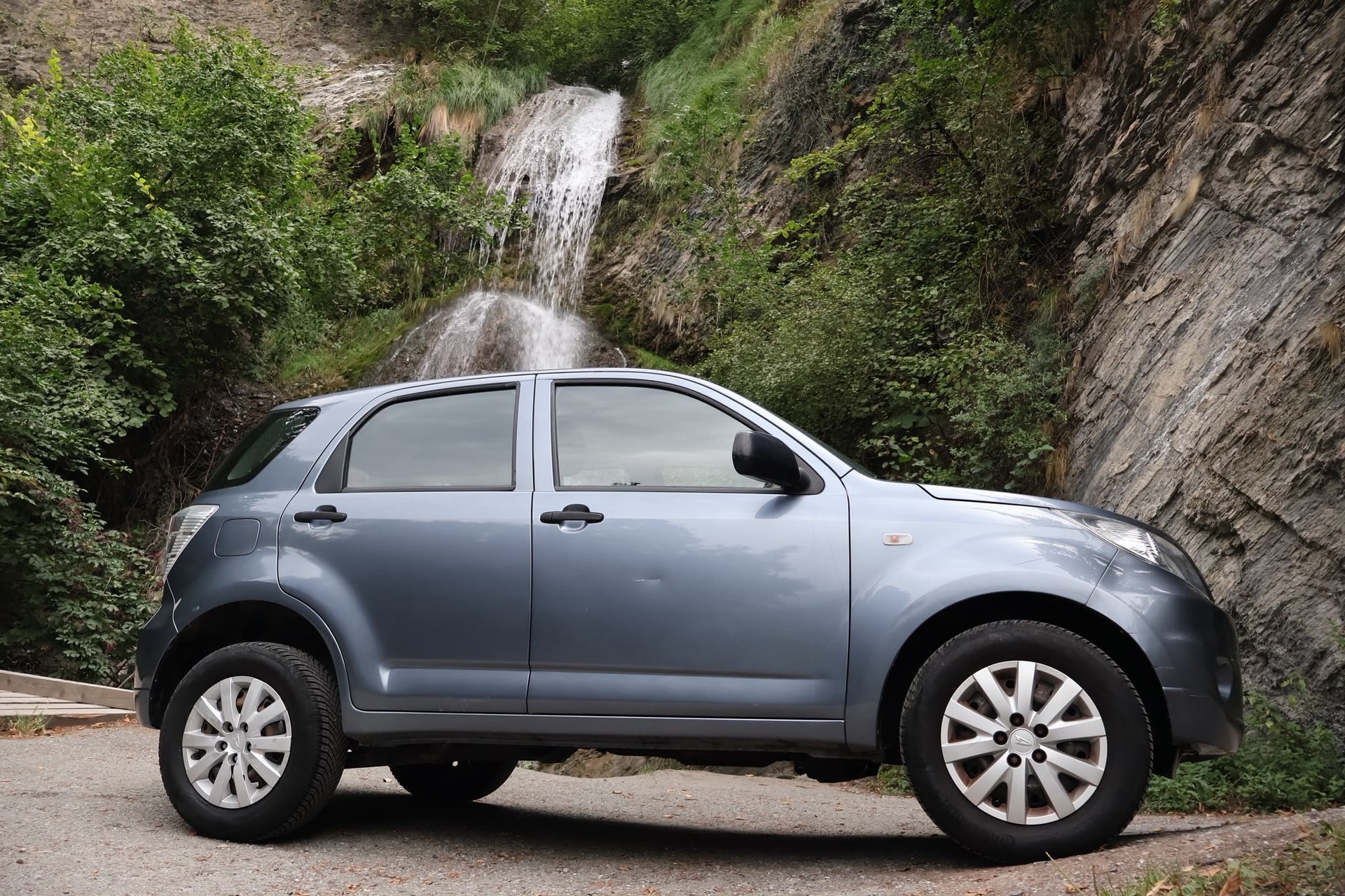 DAIHATSU Terios 1.5 16V 4Seasons 4WD Automatic-image-2