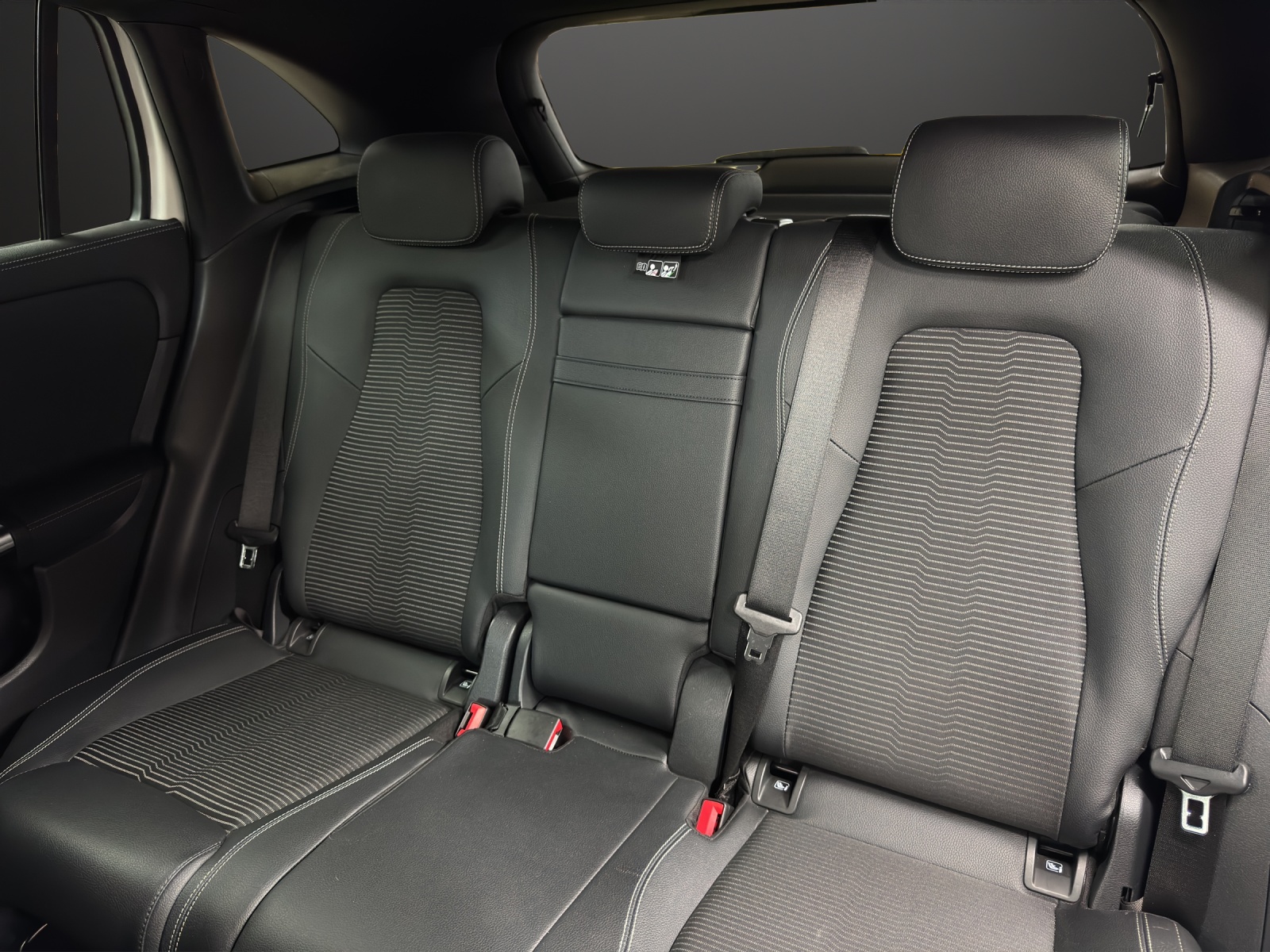 MERCEDES-BENZ GLA 200 4MProgressive 8G-image-14