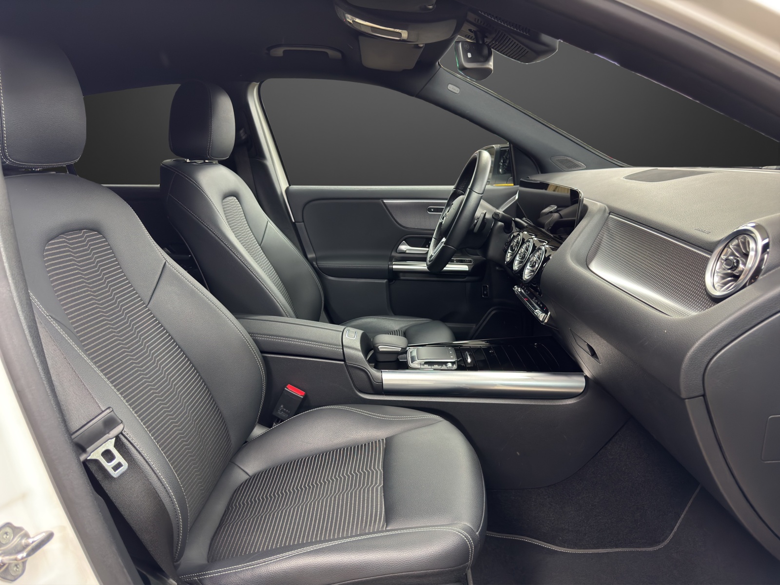 MERCEDES-BENZ GLA 200 4MProgressive 8G-image-11