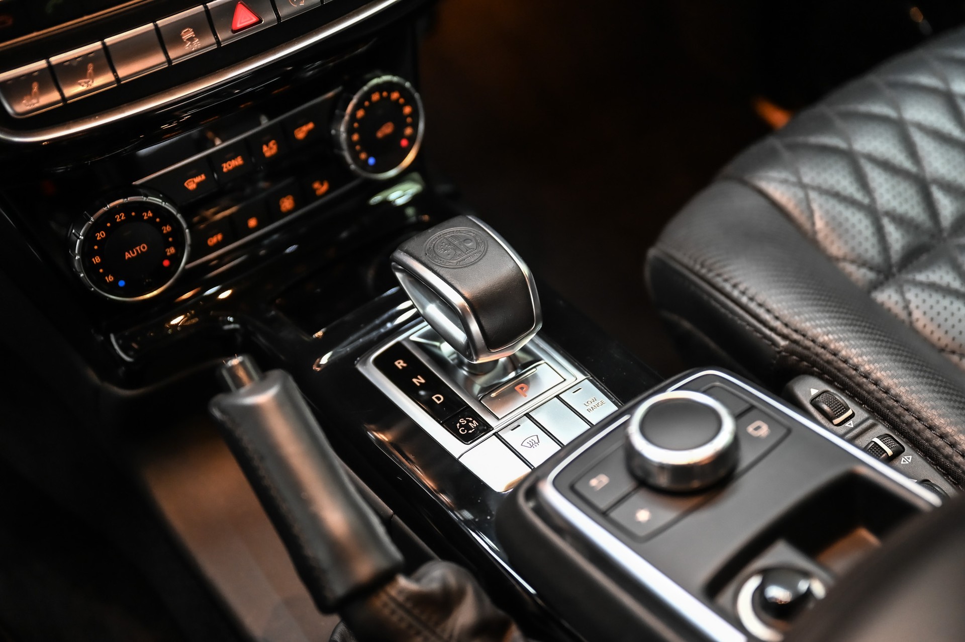 MERCEDES-BENZ G 63 AMG Exclusive Edition 463-image-24