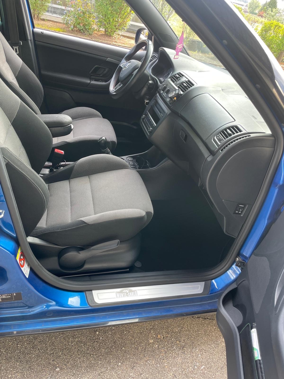 SKODA Fabia 1.2 TSI Monte Carlo-image-7