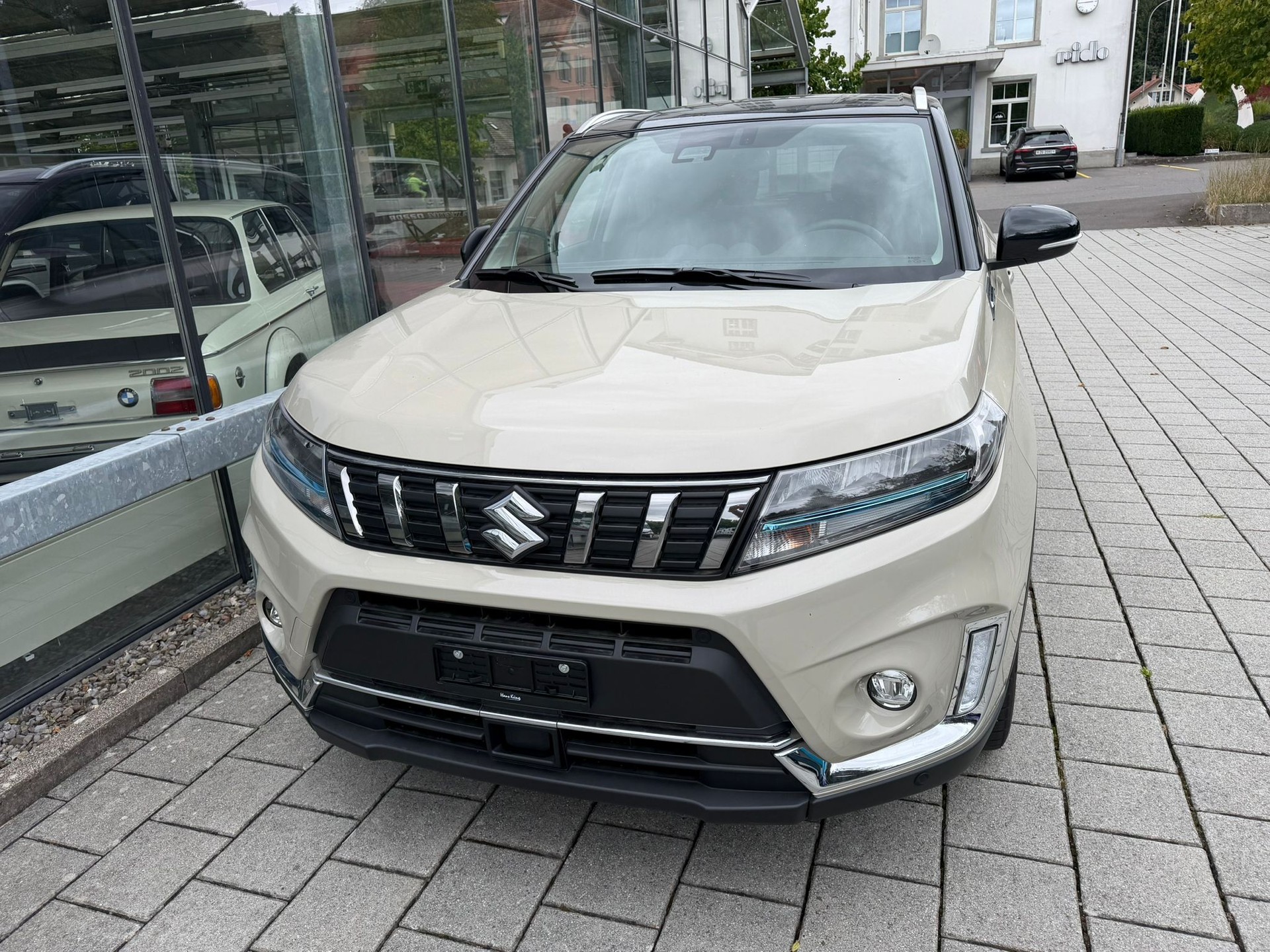 SUZUKI Vitara 1.5 Hybrid Edition 35 4x4 AGS-image-2