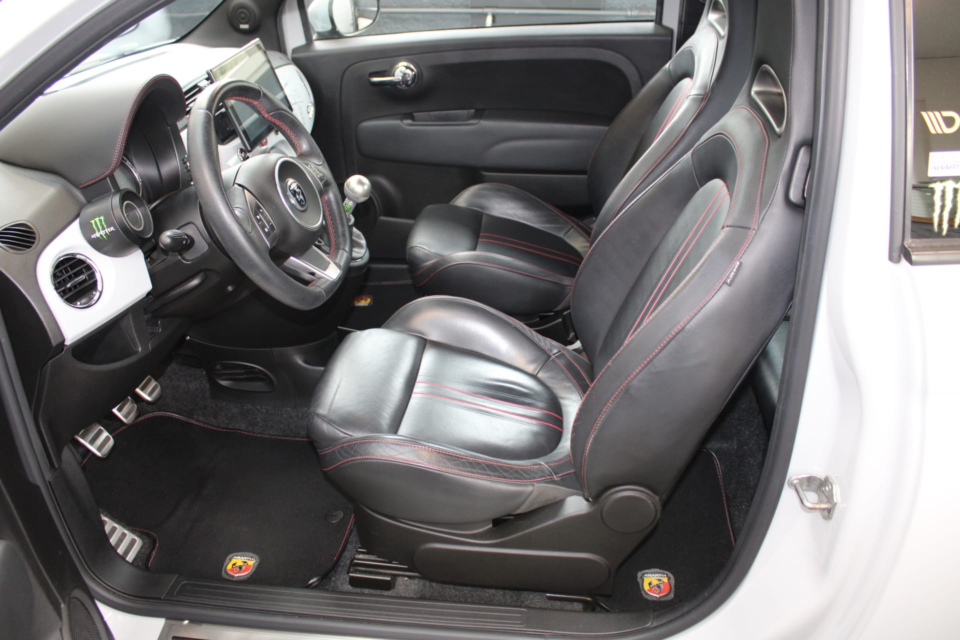 FIAT 500 1.4 16V Turbo Abarth-image-3