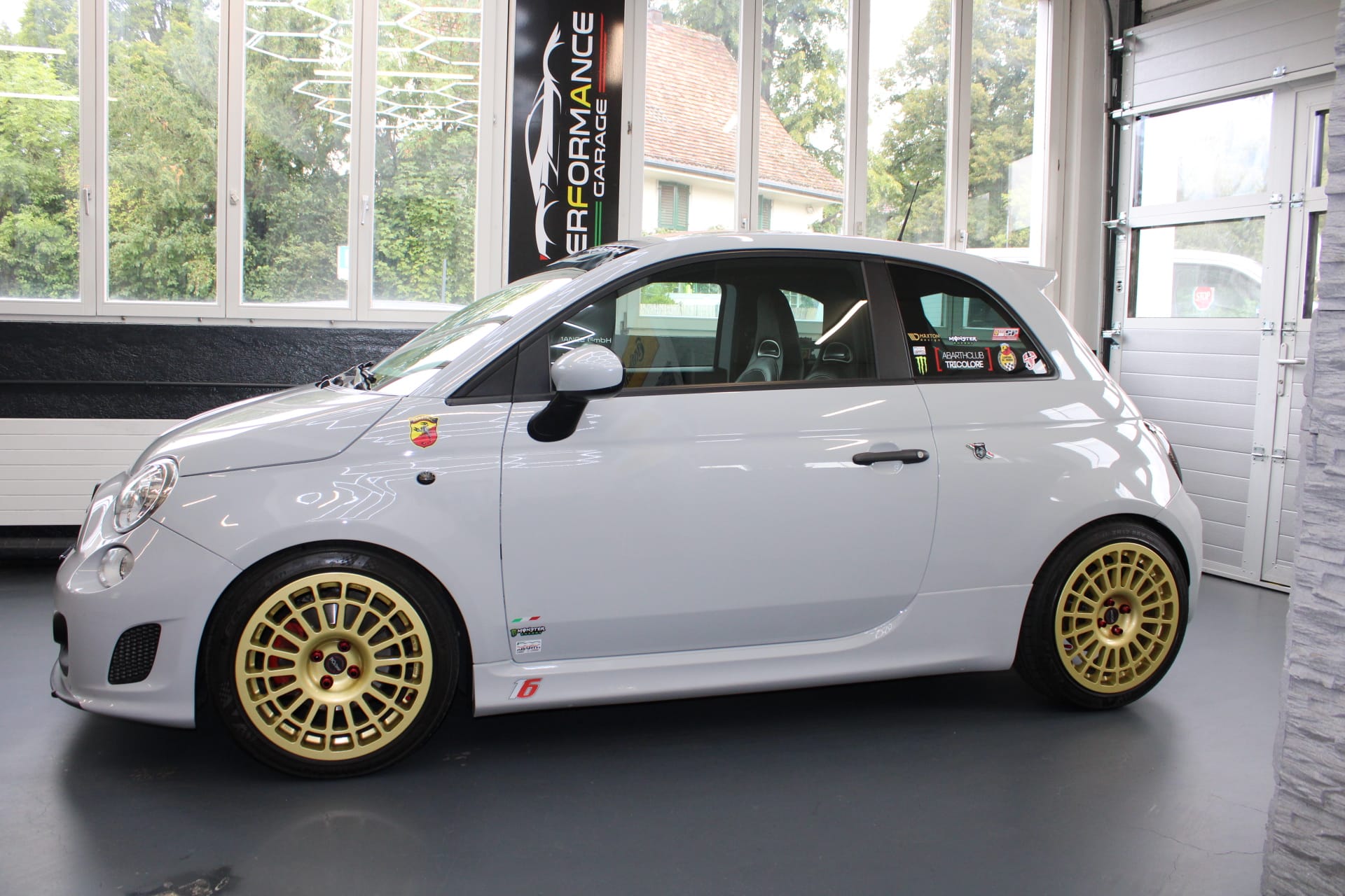 FIAT 500 1.4 16V Turbo Abarth-image-2