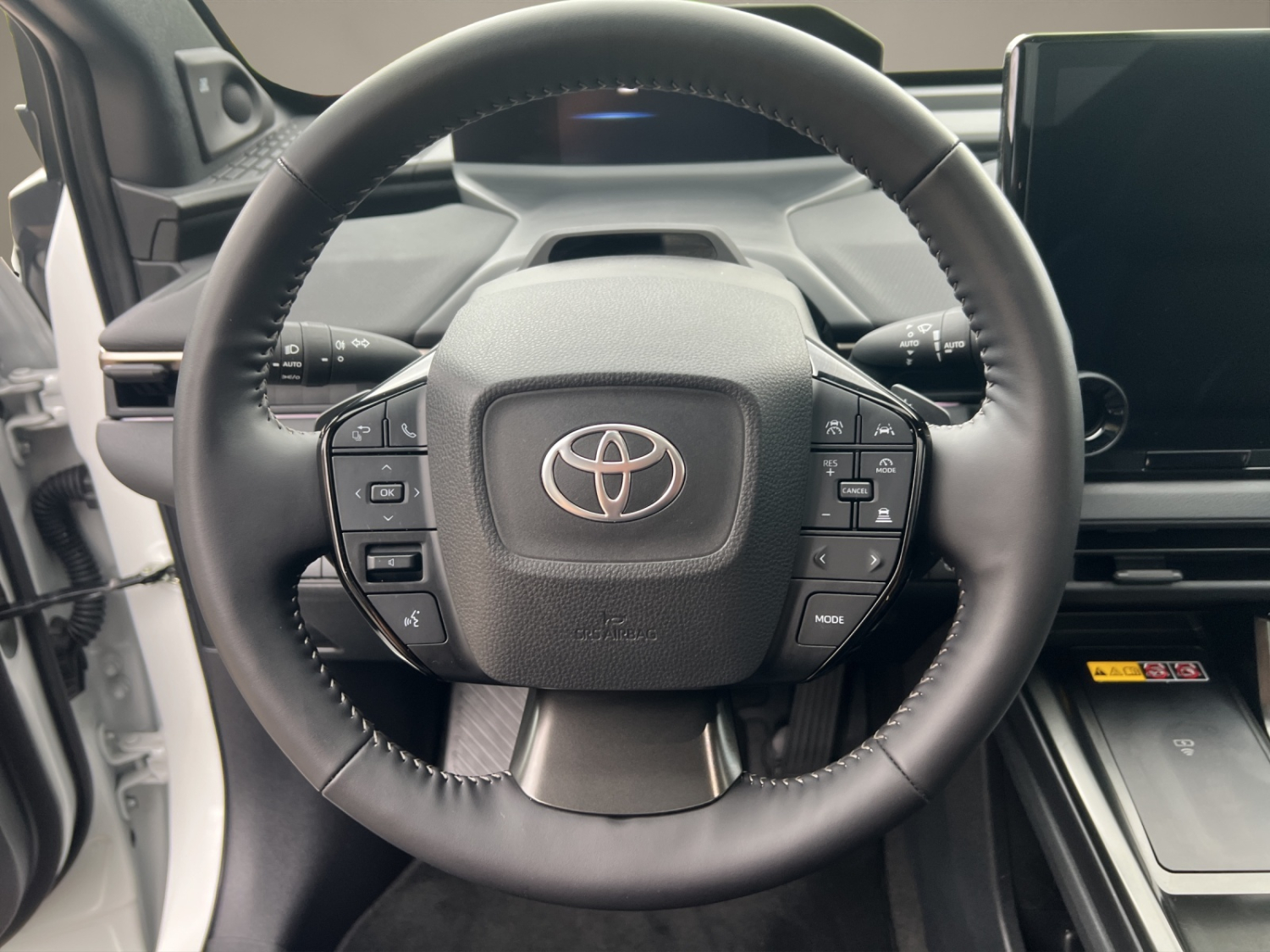 TOYOTA bZ4X Premium AWD-image-11