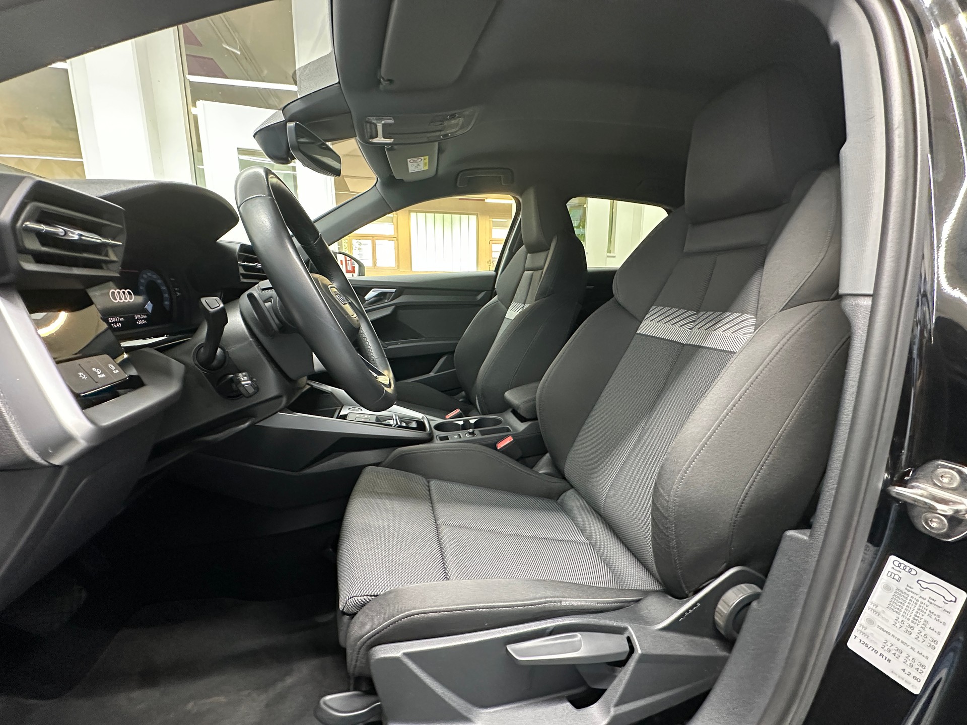 AUDI A3 Sportback 35 TFSI S line S-tronic-image-7