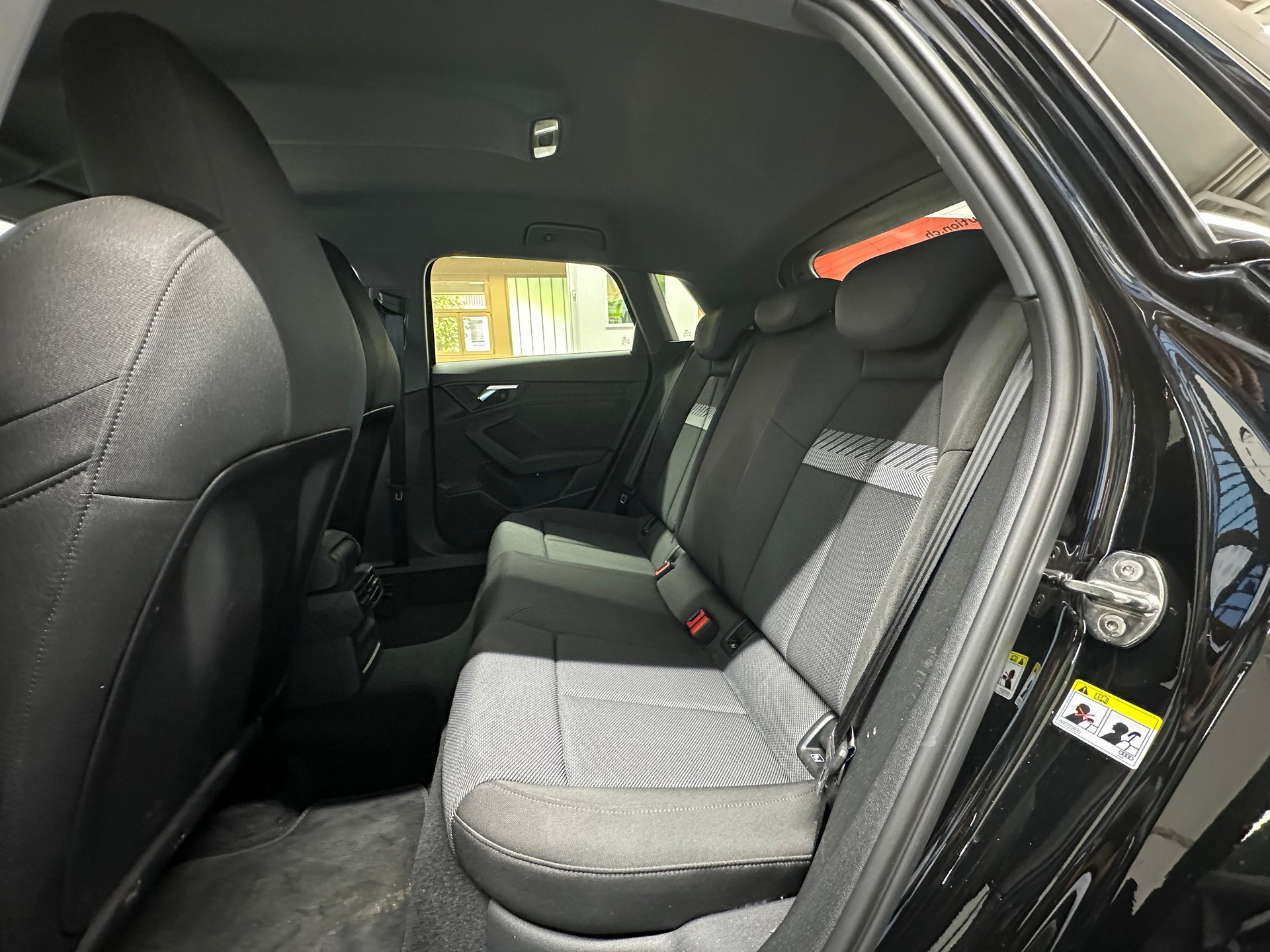 AUDI A3 Sportback 35 TFSI S line S-tronic-image-8