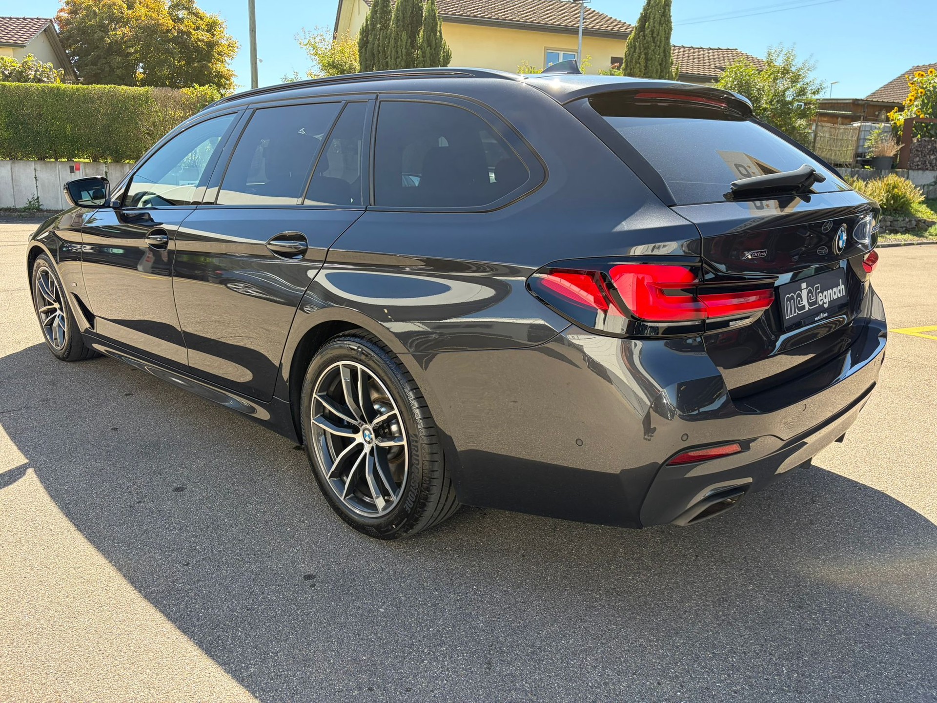 BMW 530d xDrive 48V Touring M Sport Pro Steptronic-image-5