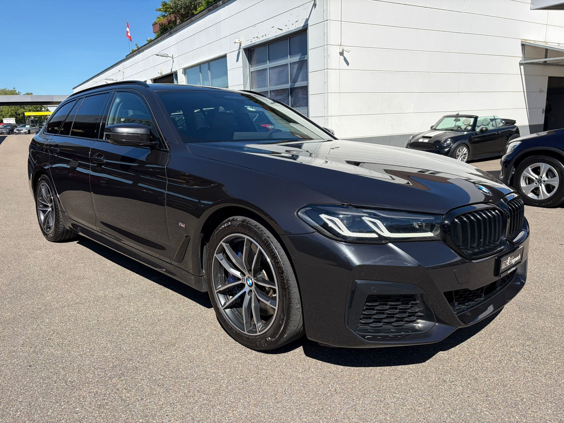 BMW 530d xDrive 48V Touring M Sport Pro Steptronic-image-2