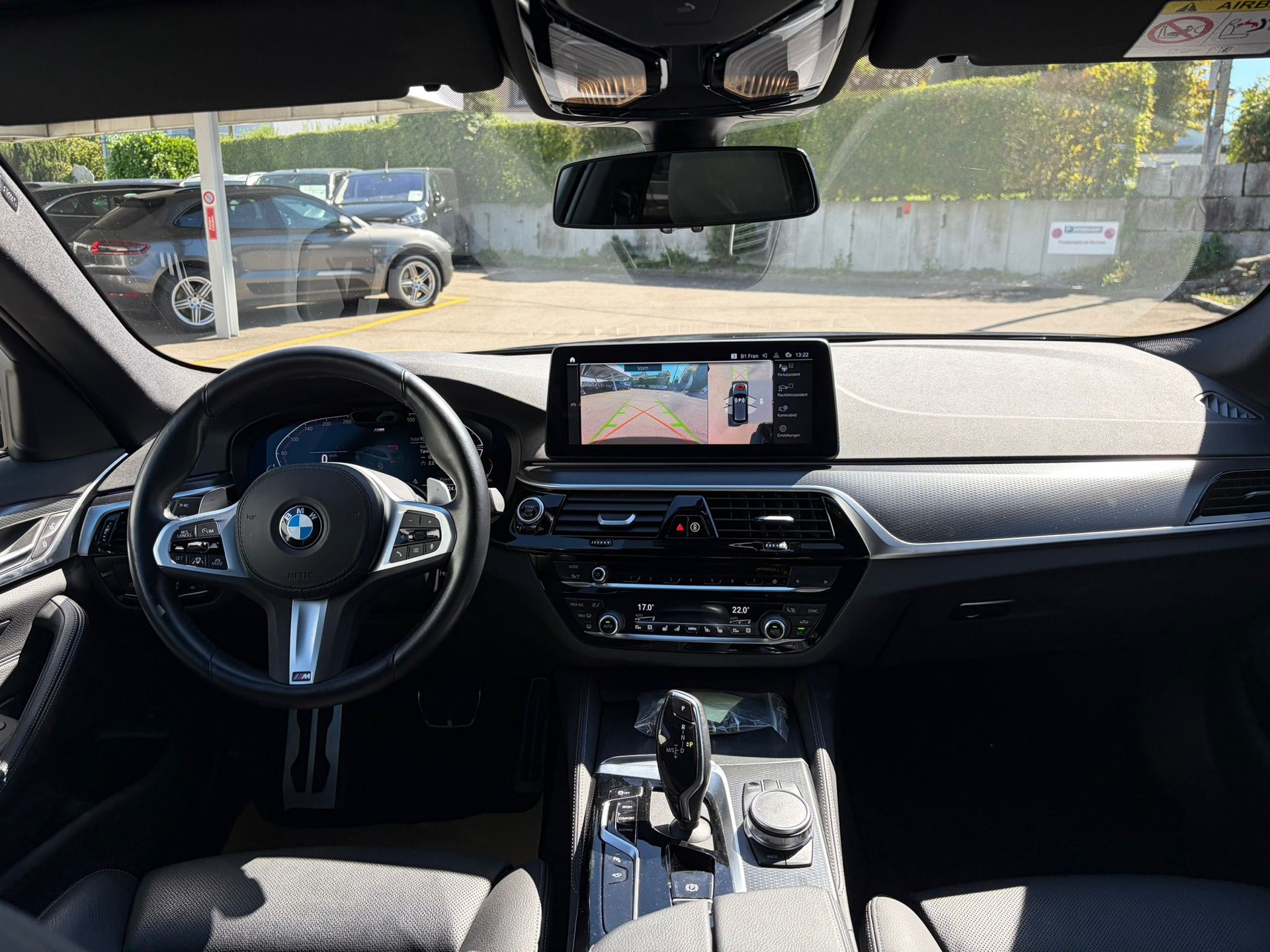 BMW 530d xDrive 48V Touring M Sport Pro Steptronic-image-9