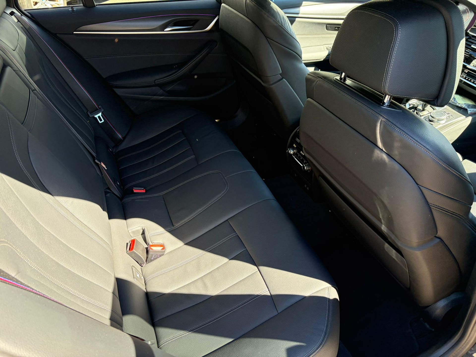 BMW 530d xDrive 48V Touring M Sport Pro Steptronic-image-14