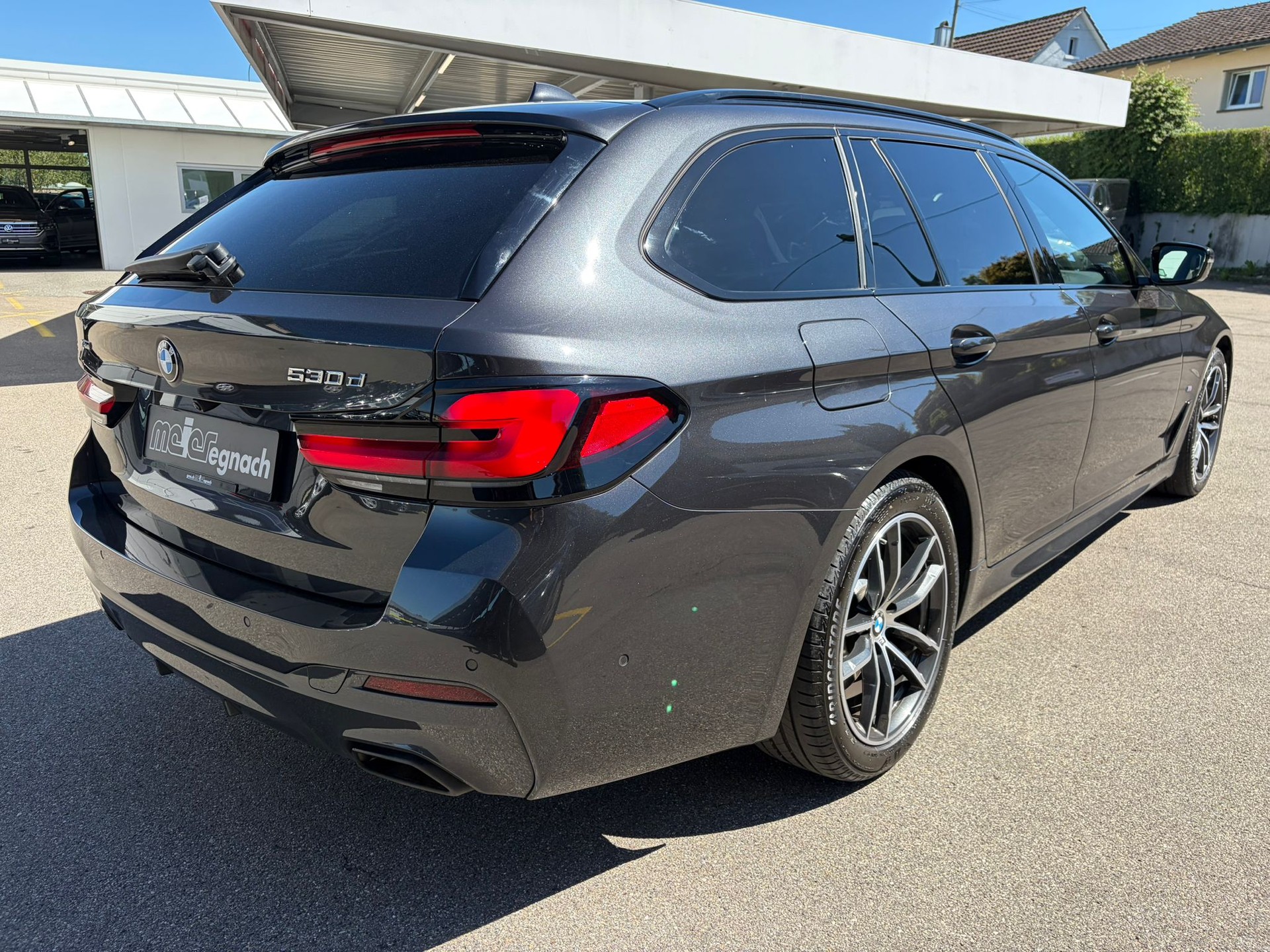 BMW 530d xDrive 48V Touring M Sport Pro Steptronic-image-8