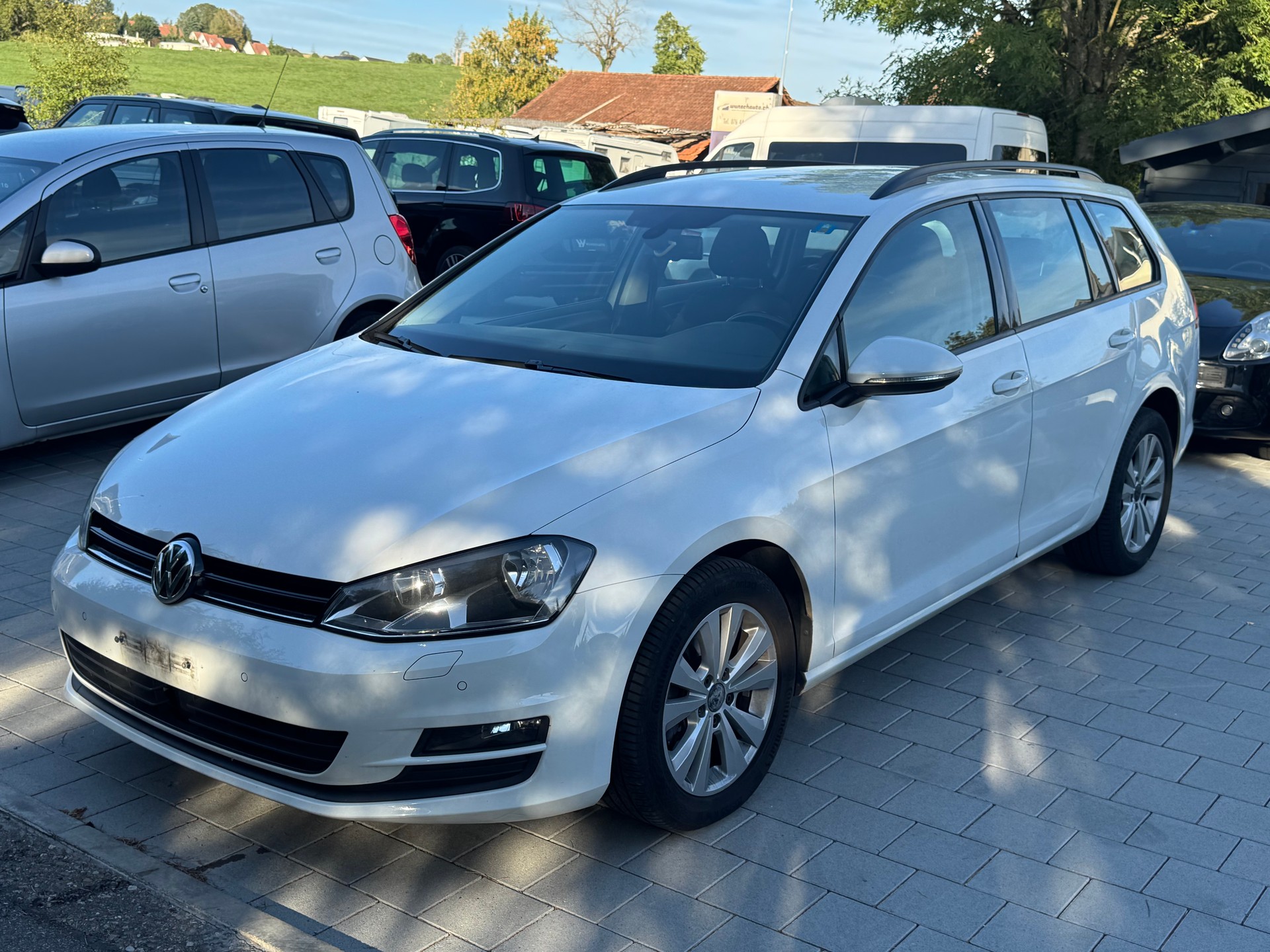 VW Golf Variant 1.6 TDI Comfortline DSG-image-0
