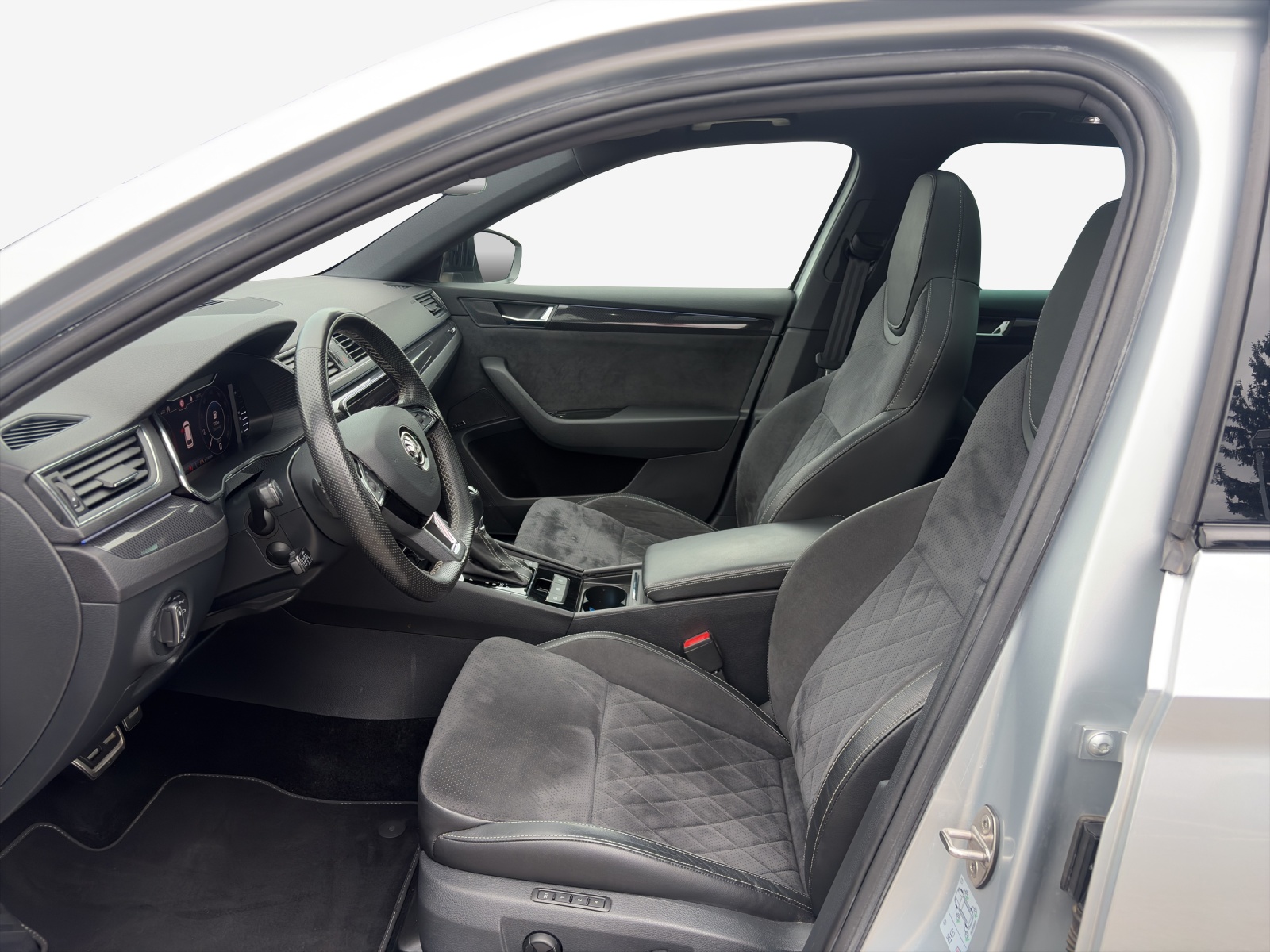SKODA Superb Combi 2.0 TSI SportLine+ DSG 4x4-image-7