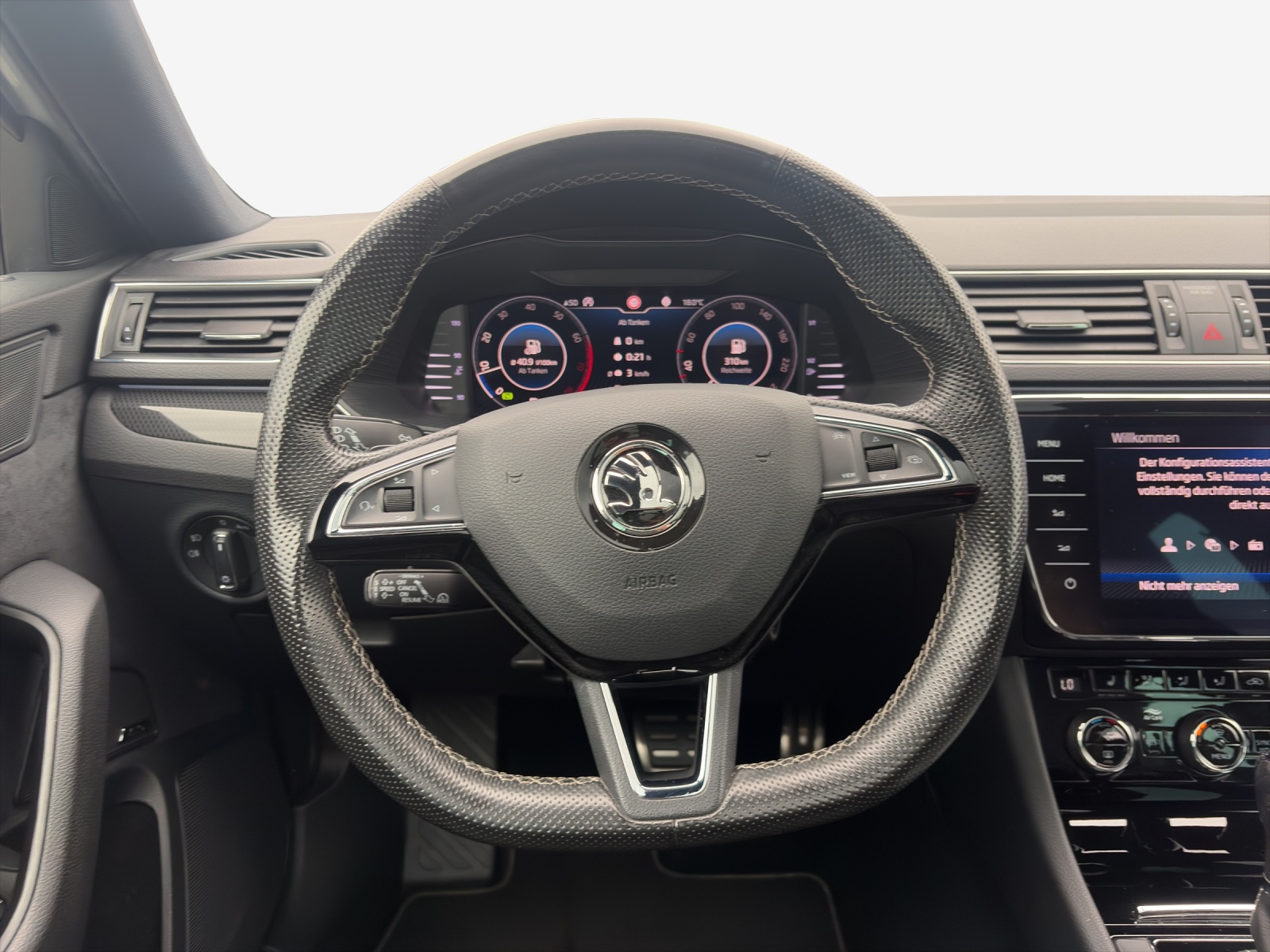 SKODA Superb Combi 2.0 TSI SportLine+ DSG 4x4-image-9