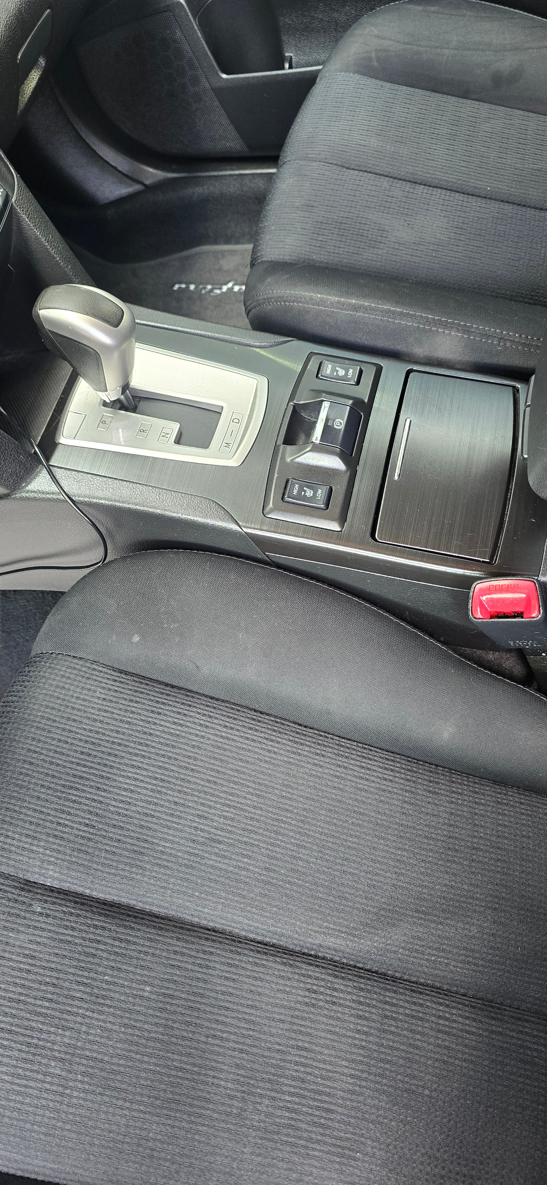 SUBARU Legacy 2.0i Swiss AWD Lineartronic-image-13
