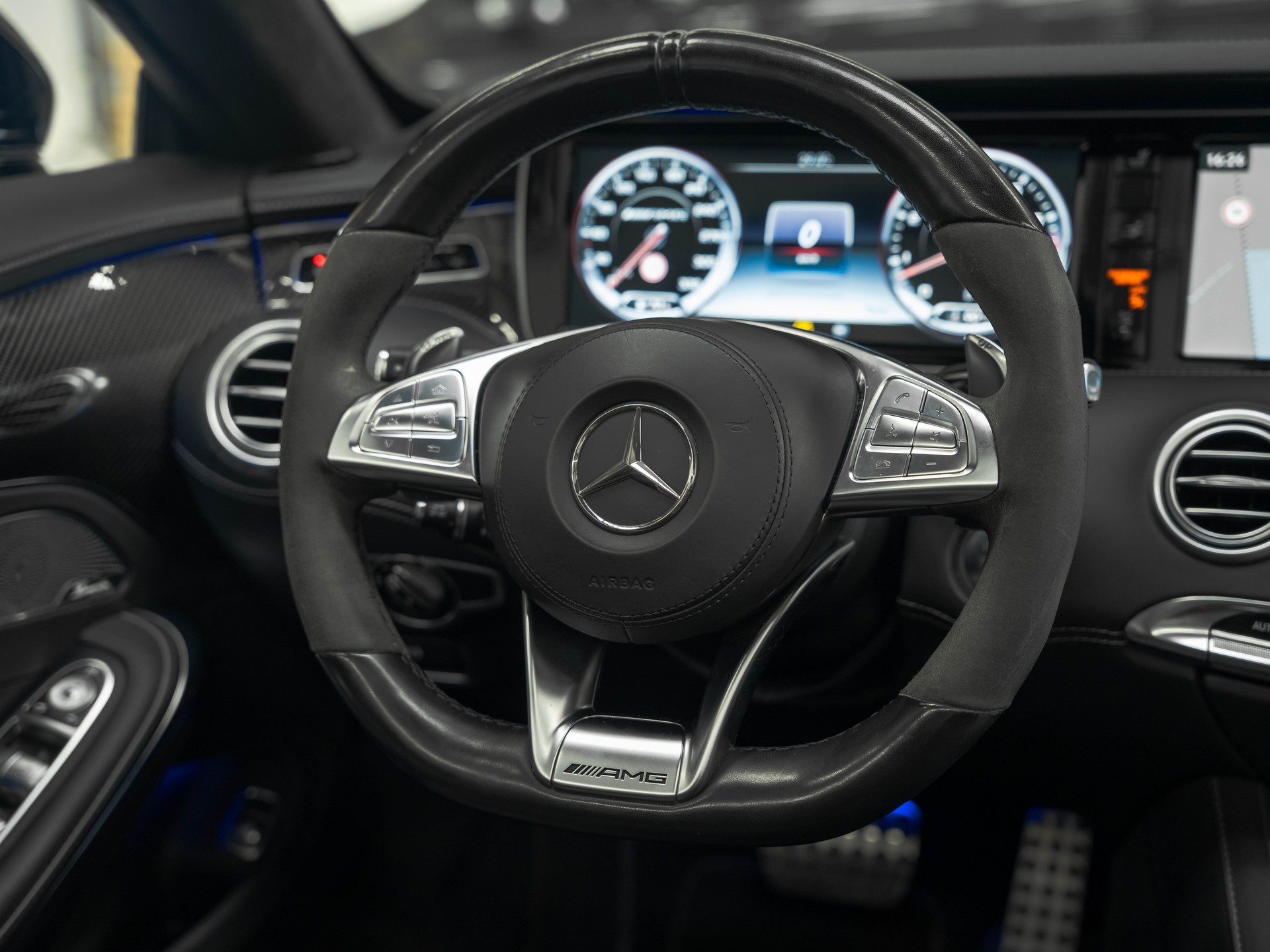 MERCEDES-BENZ S 63 AMG Cabriolet 4Matic Speedshift MCT-image-22