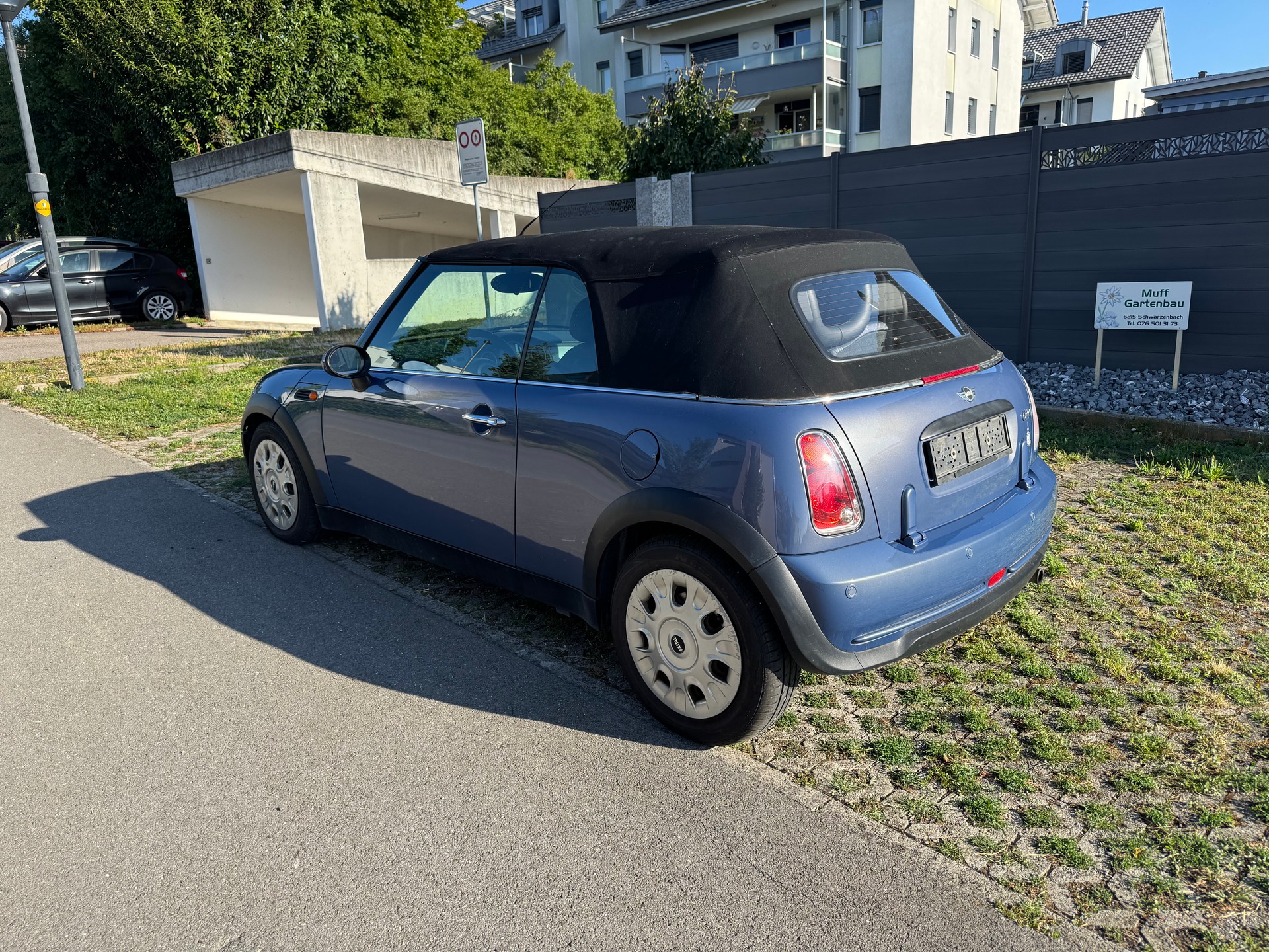 MINI One Cabriolet-image-13