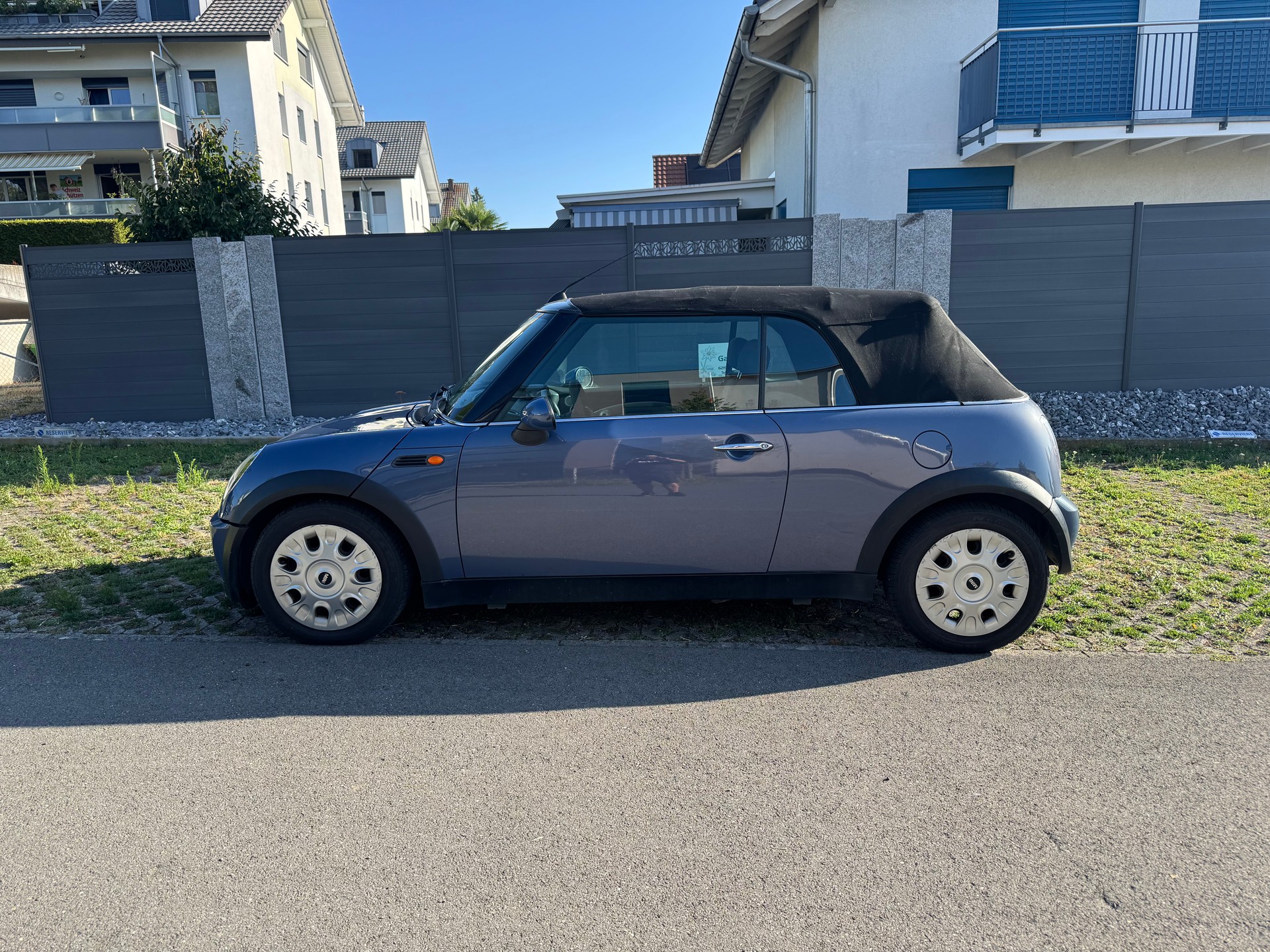 MINI One Cabriolet-image-2