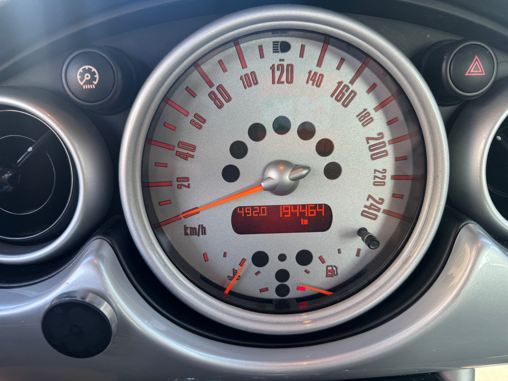 MINI One Cabriolet-image-7