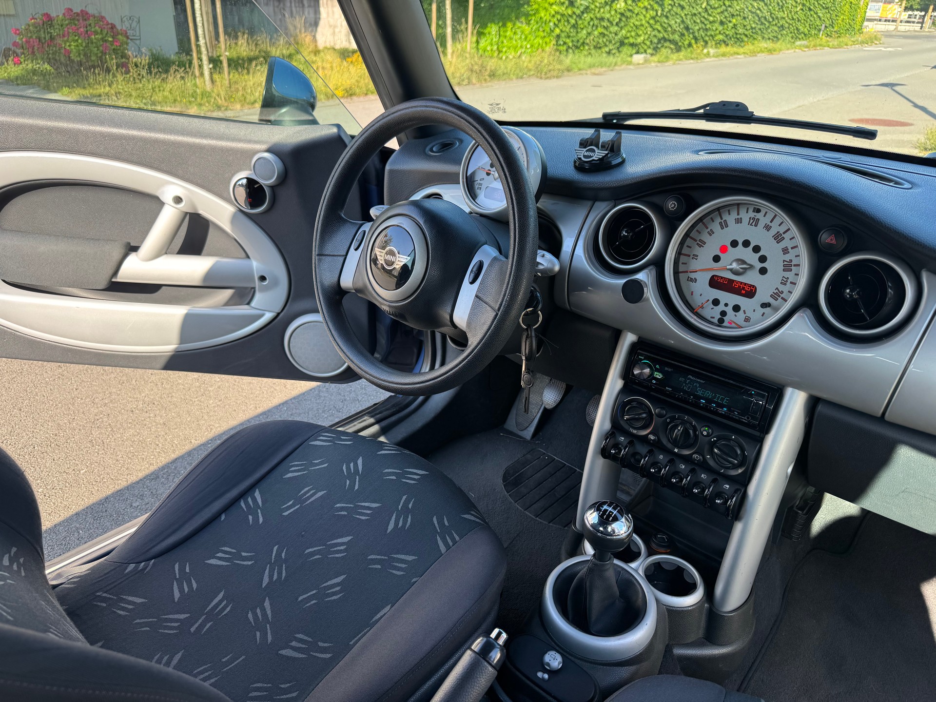 MINI One Cabriolet-image-4