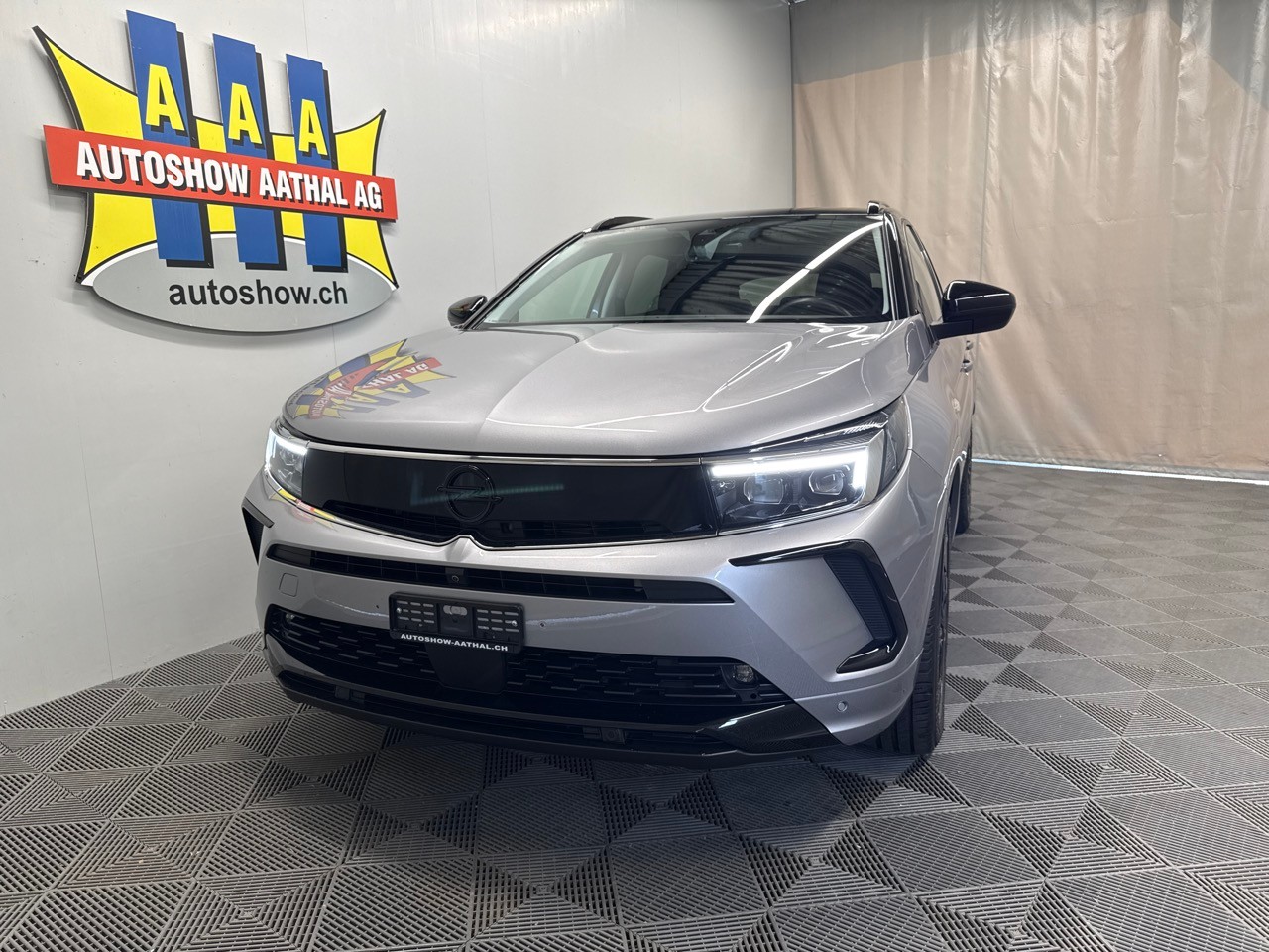 OPEL Grandland 1.6 Hybrid4 GSe Automatik-image-14