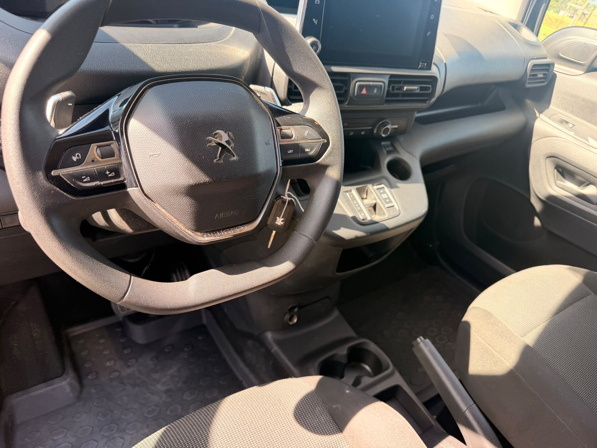 PEUGEOT Partner 1.5 Blue HDi-image-12